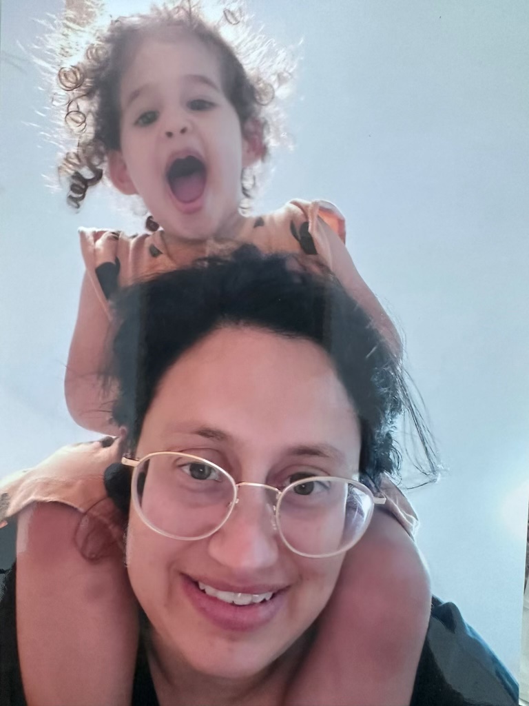Rois Frau Smadar wurde ermordet und ihre Tochter Avigail, 3, entführt