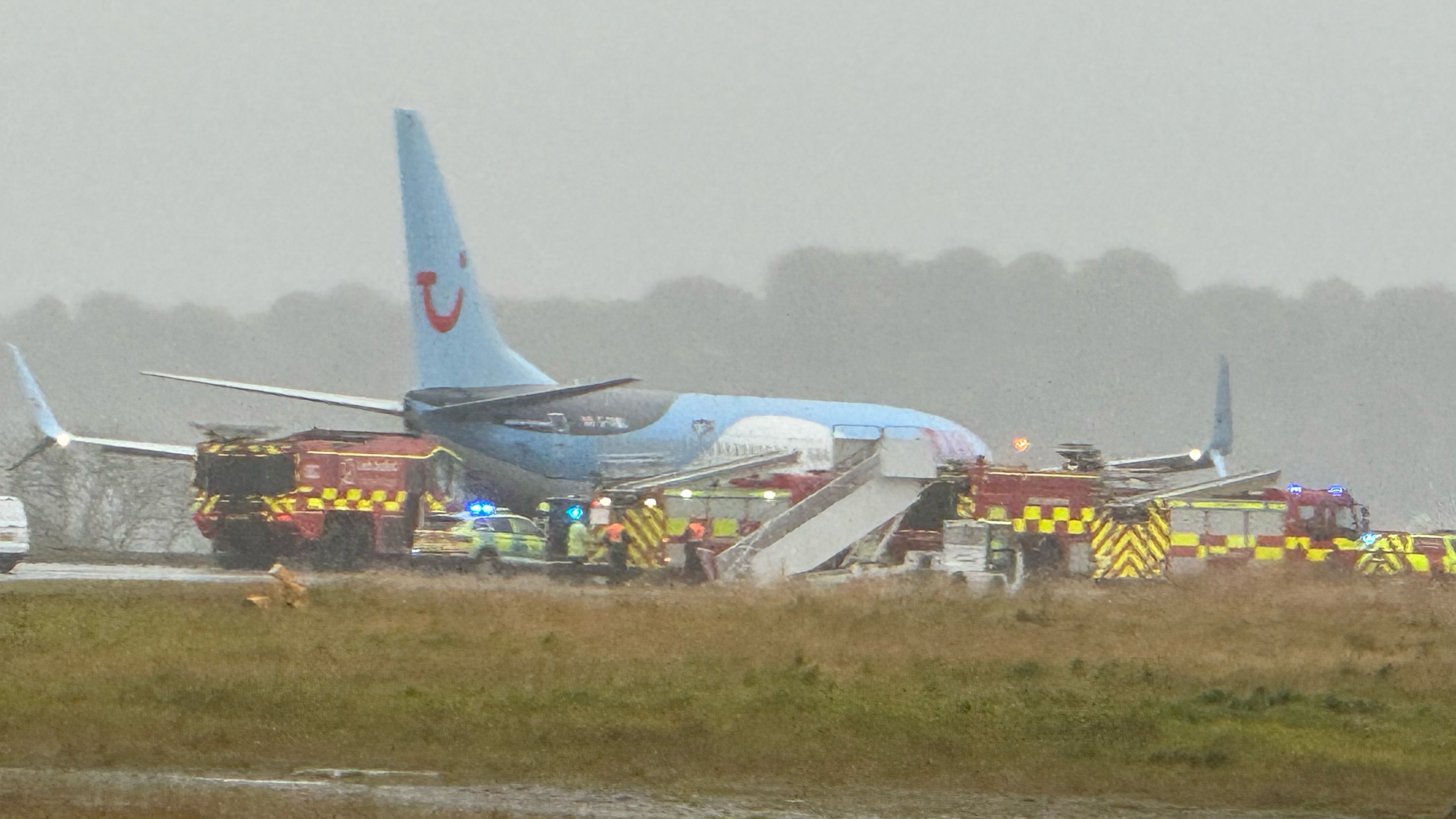 Passagiere eines Fluges, die während des Sturms Babet von der Landebahn abkamen, dachten, sie würden sterben, wenn die Bremsen versagten