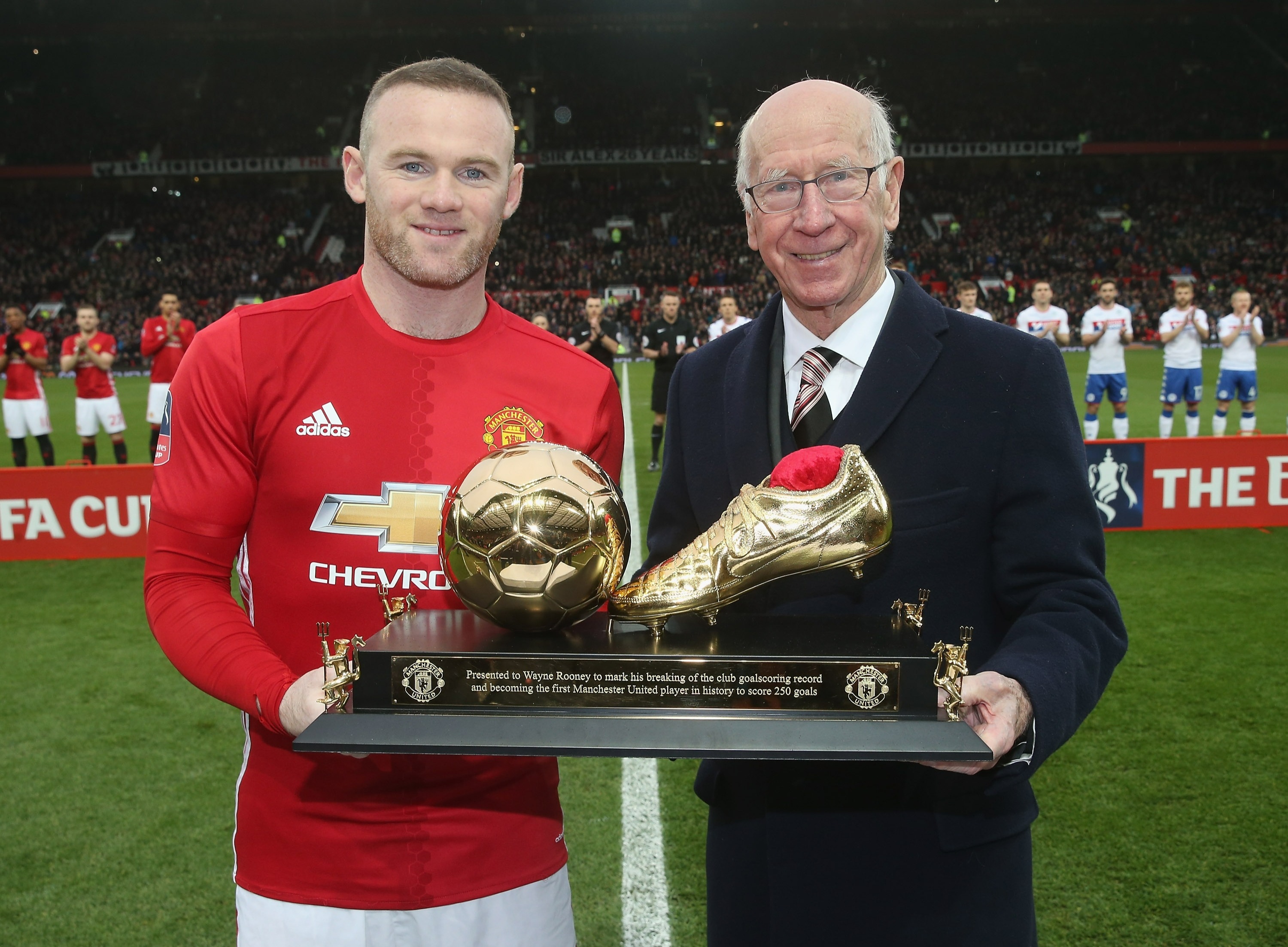 Nur Wayne Rooney hat mehr Tore für Manchester United geschossen als Charlton