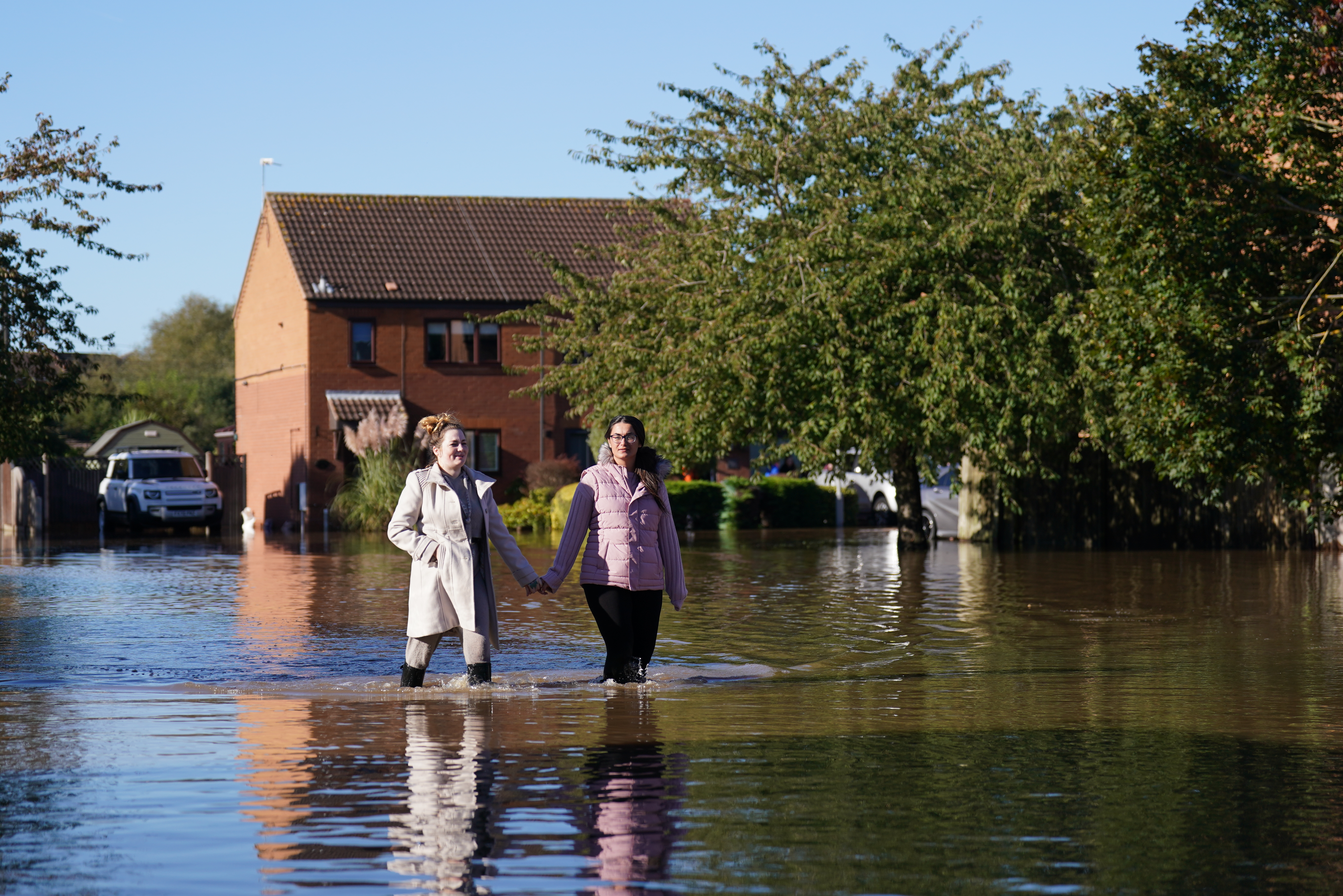 Überschwemmung in Retford in Nottinghamshire, nachdem Sturm Babet Großbritannien heimgesucht hatte