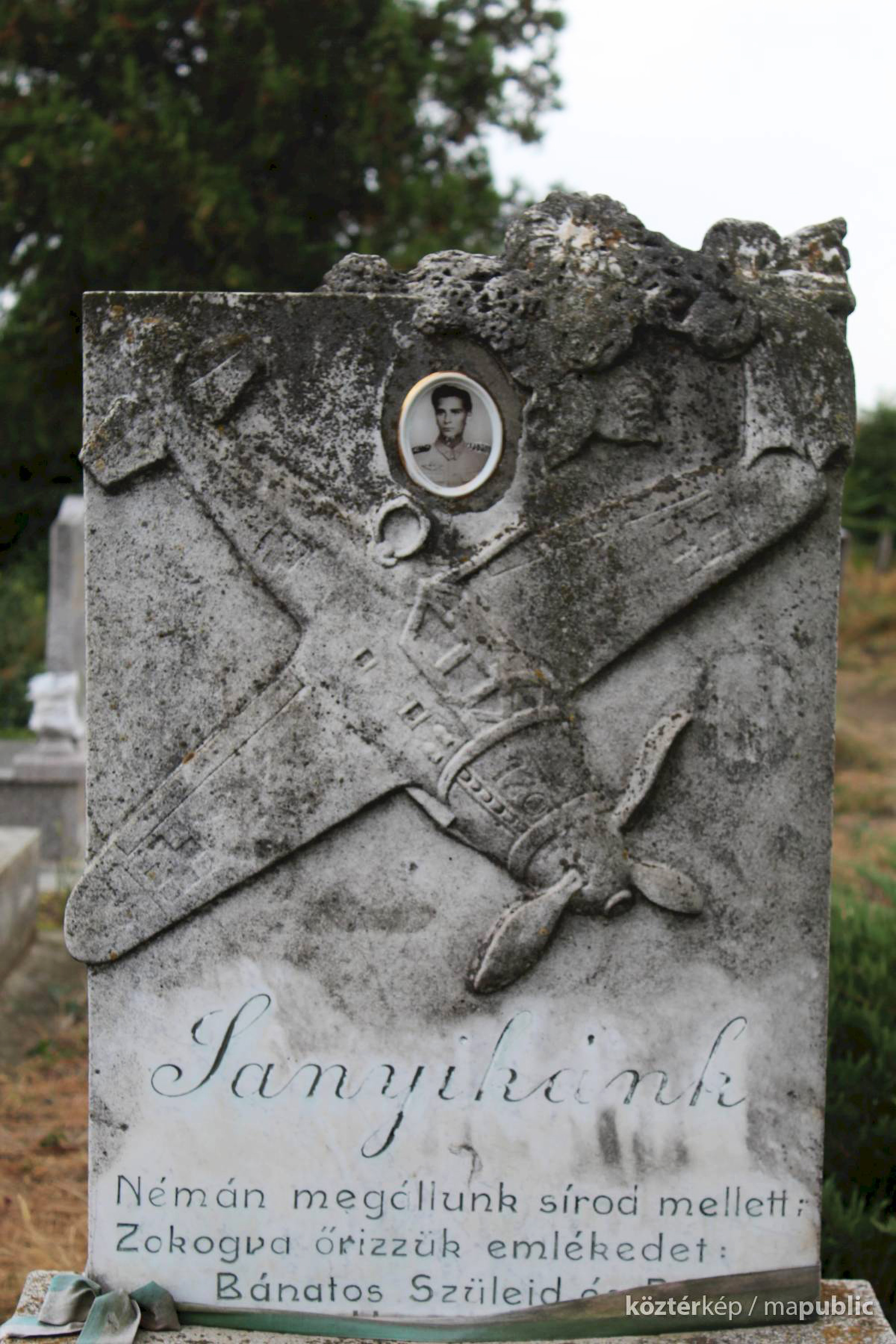 Das Grab von Sandor Beregssaszy, der in seiner Messerschmitt im Kampf gegen 1.000 US-Kampfflugzeuge getötet wurde