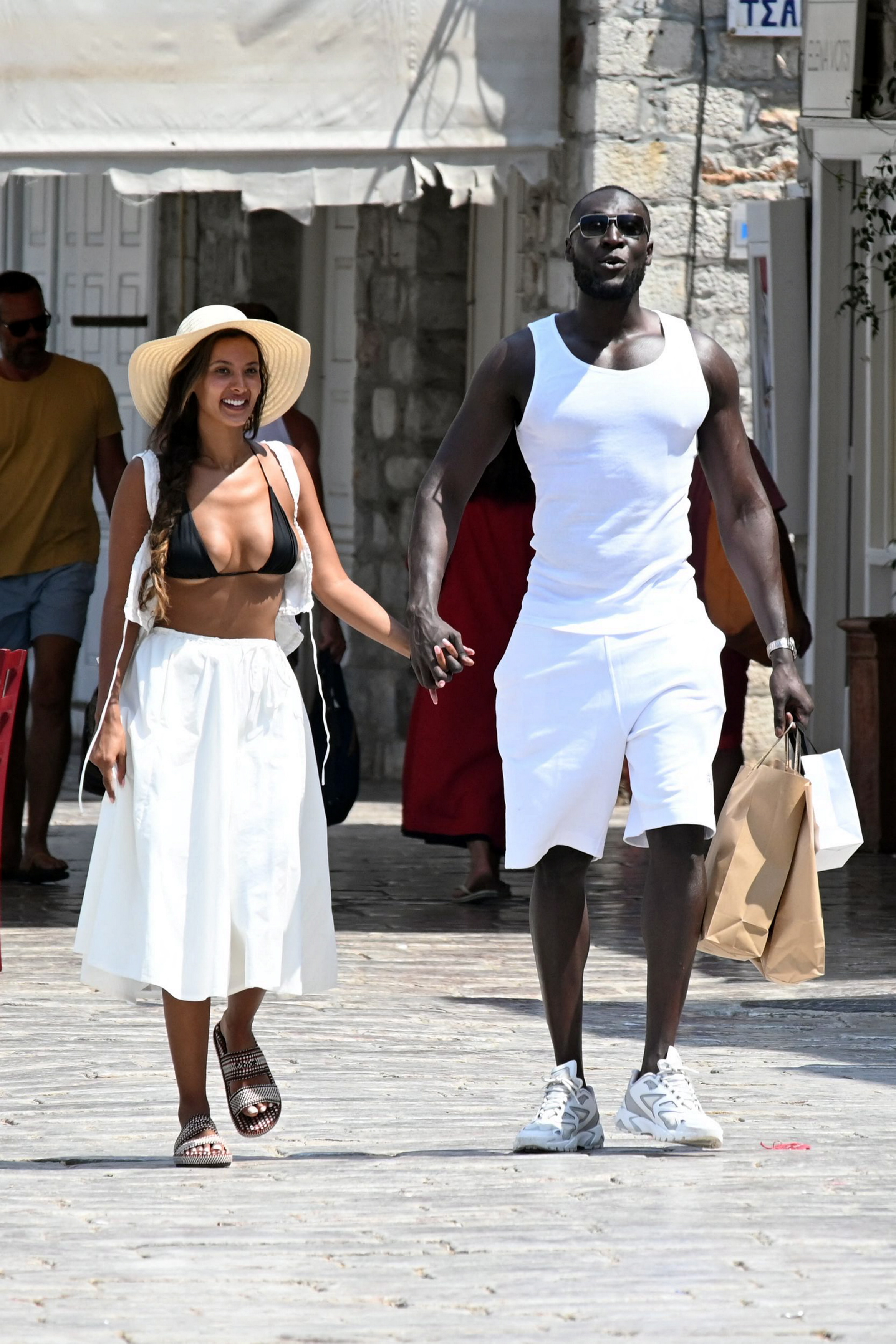 Maya Jama und Stormzy bestätigten, dass sie nach einem romantischen Urlaub in Griechenland wieder zusammen waren