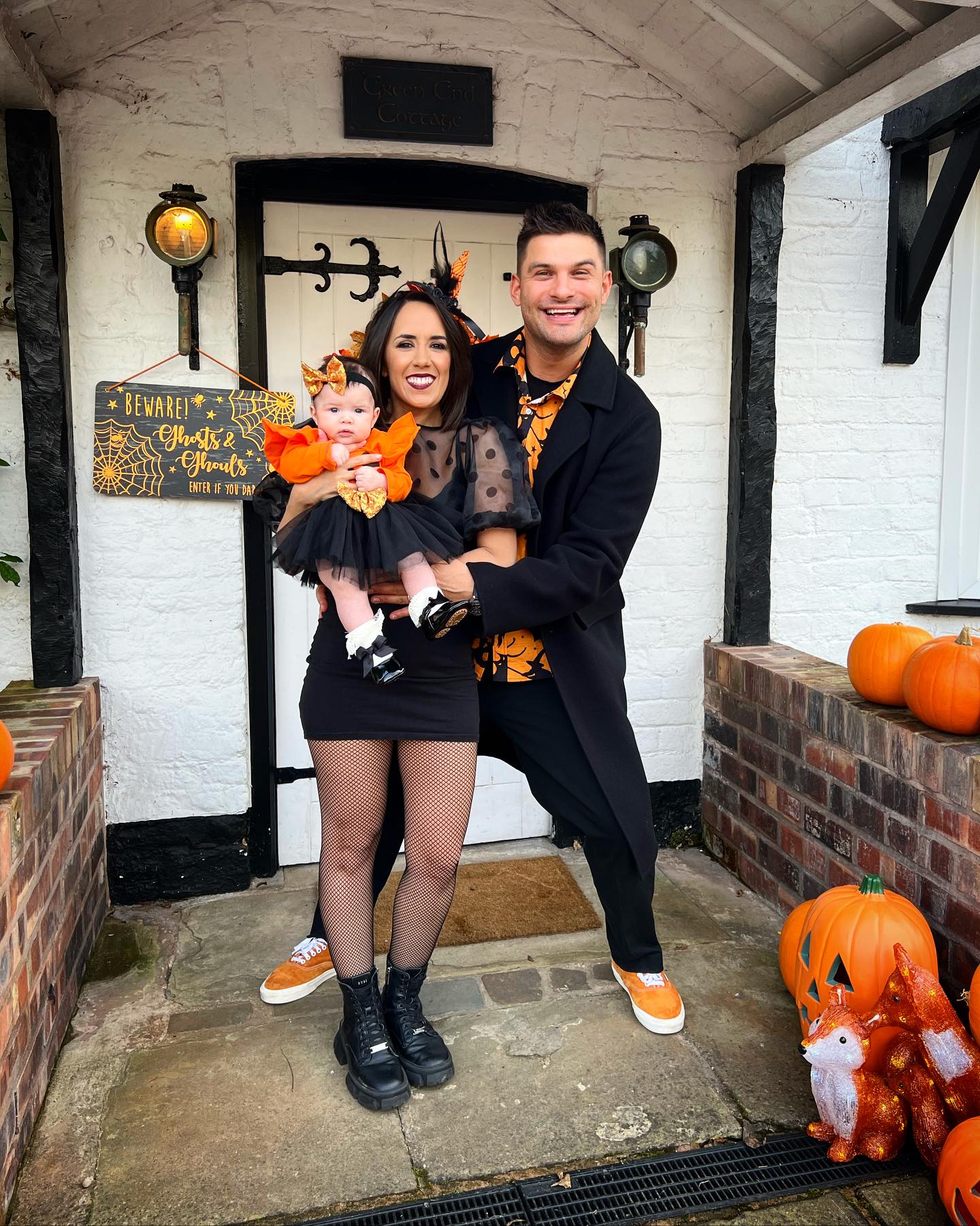 Die Spin-off-Moderatorin von Strictly Come Dancing, Janette Manrara, hat bezaubernde Bilder von Baby Lyras erstem Halloween geteilt
