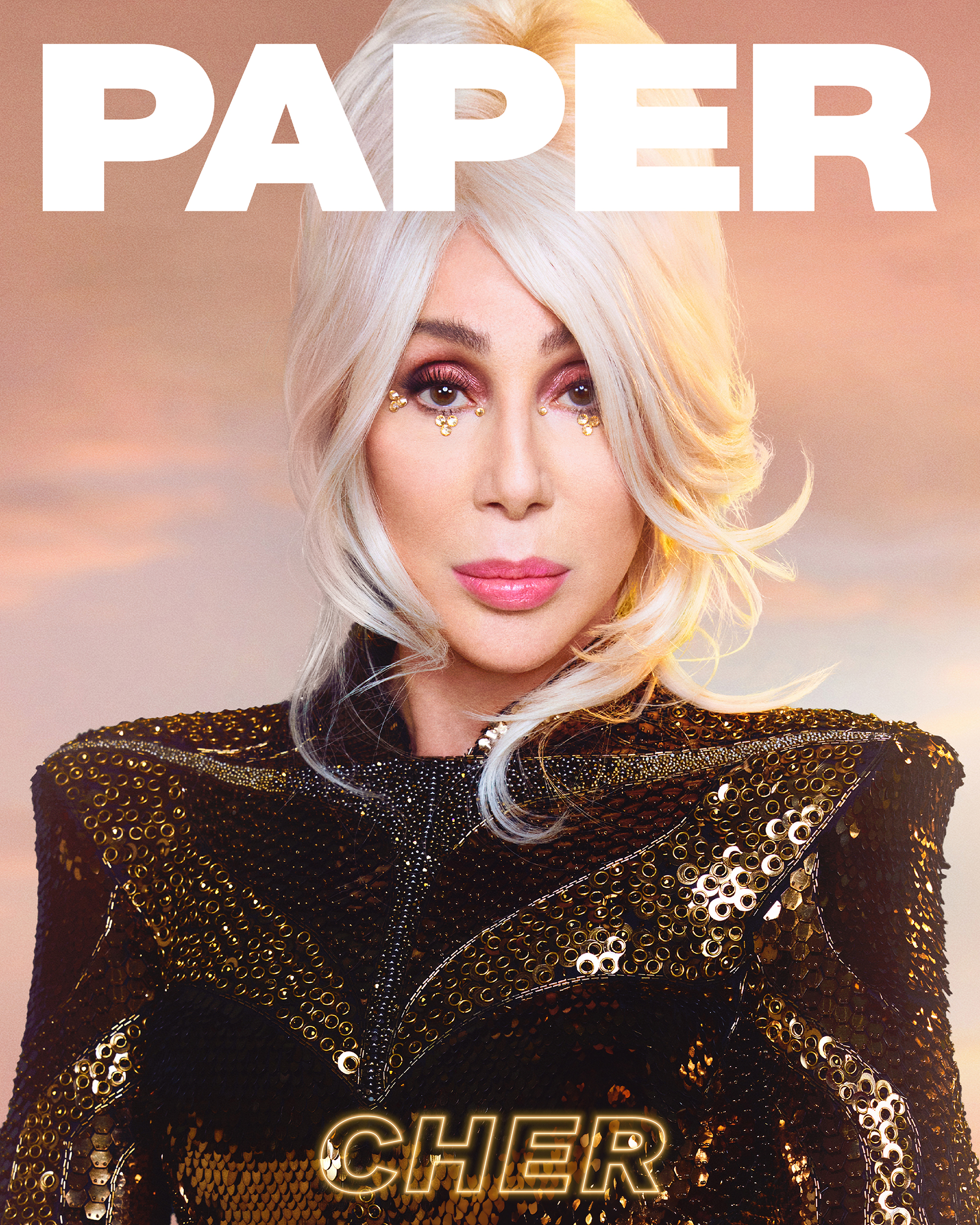 Die Sängerin ziert das Cover des Paper-Magazins