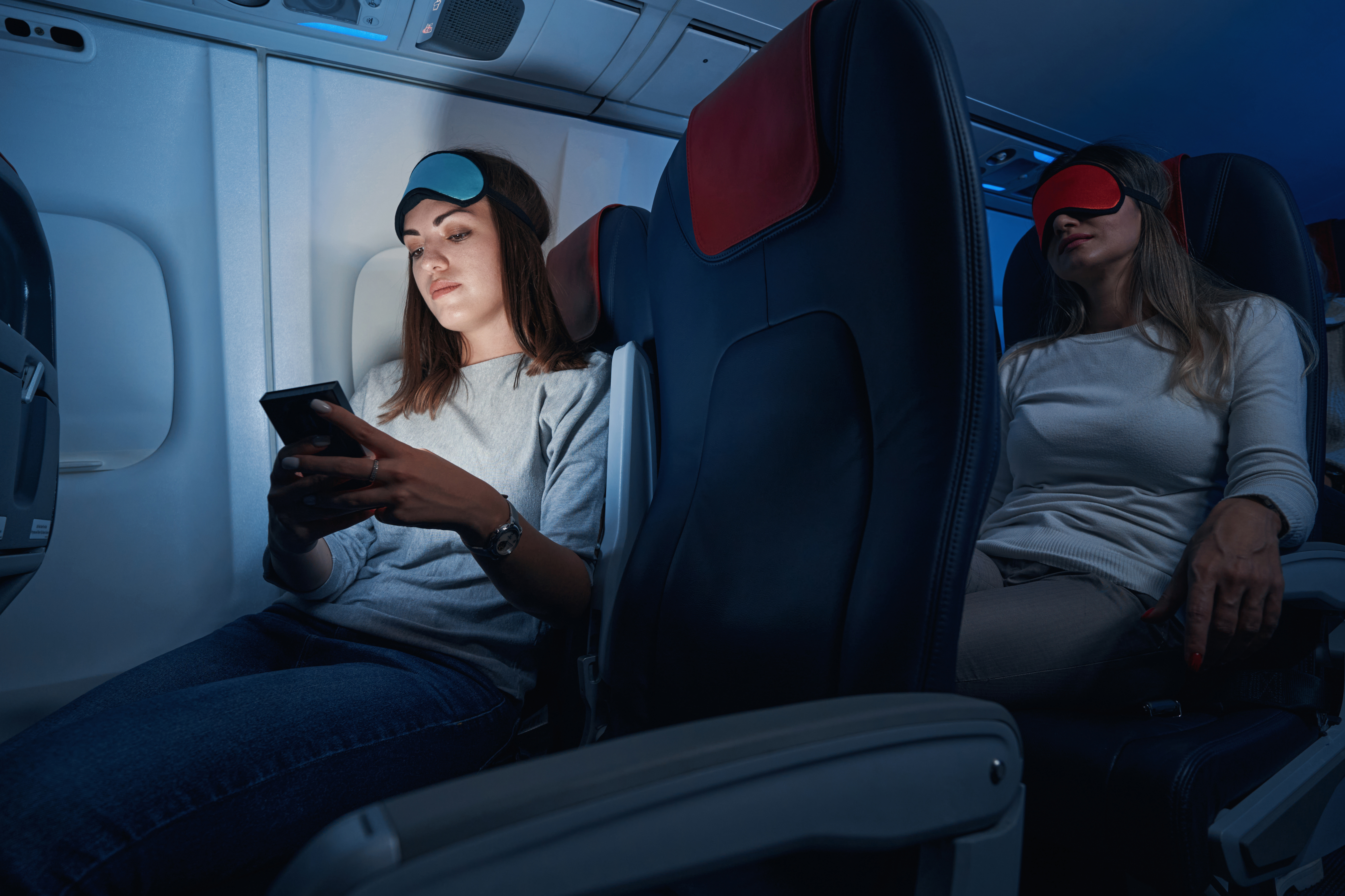 Passagiere sollten ihre Telefonbildschirme dimmen, nachdem die Kabinenbeleuchtung ausgeschaltet wurde