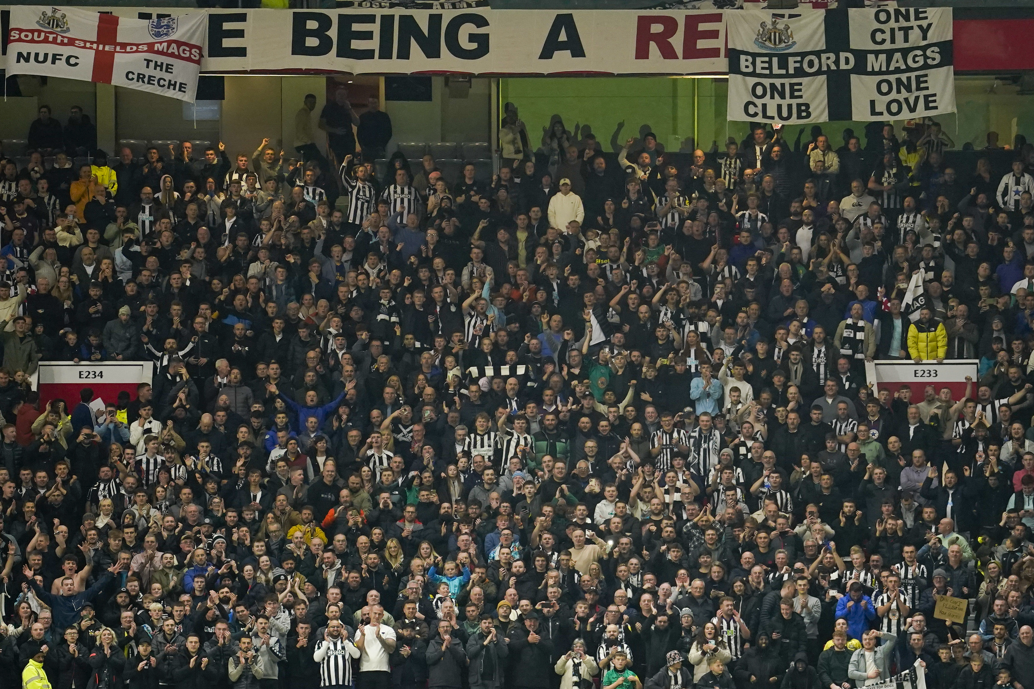 Im Gegensatz dazu hätten die Newcastle-Fans mit ihrem Abend nicht zufriedener sein können