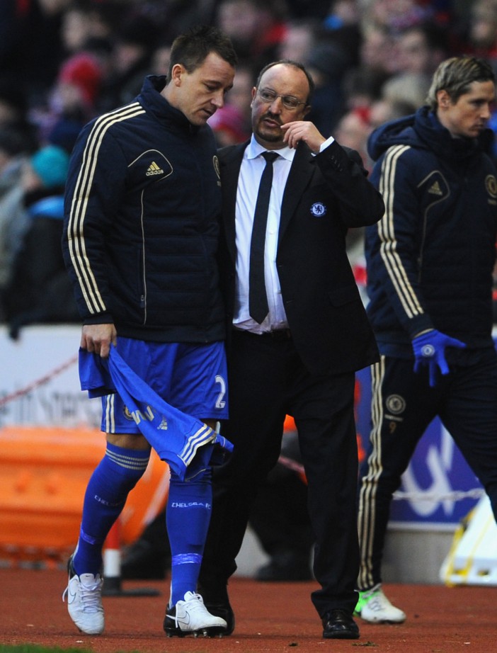 Terry geriet nach einer FA-Cup-Niederlage gegen Manchester City in der Umkleidekabine mit Benitez aneinander