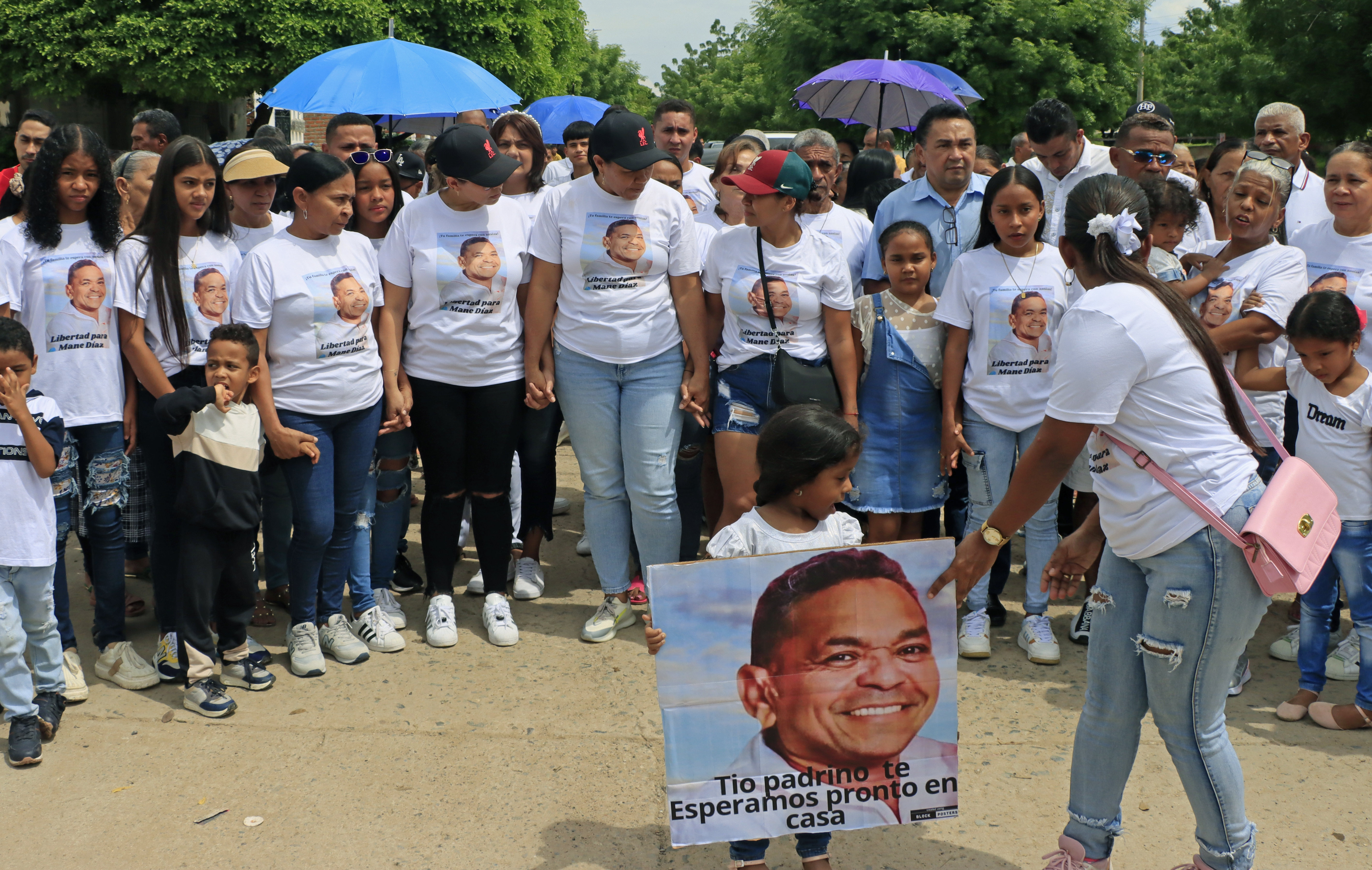 Demonstranten gingen auf die Straße von Barrancas und forderten die Freilassung von Luis Manuel Diaz