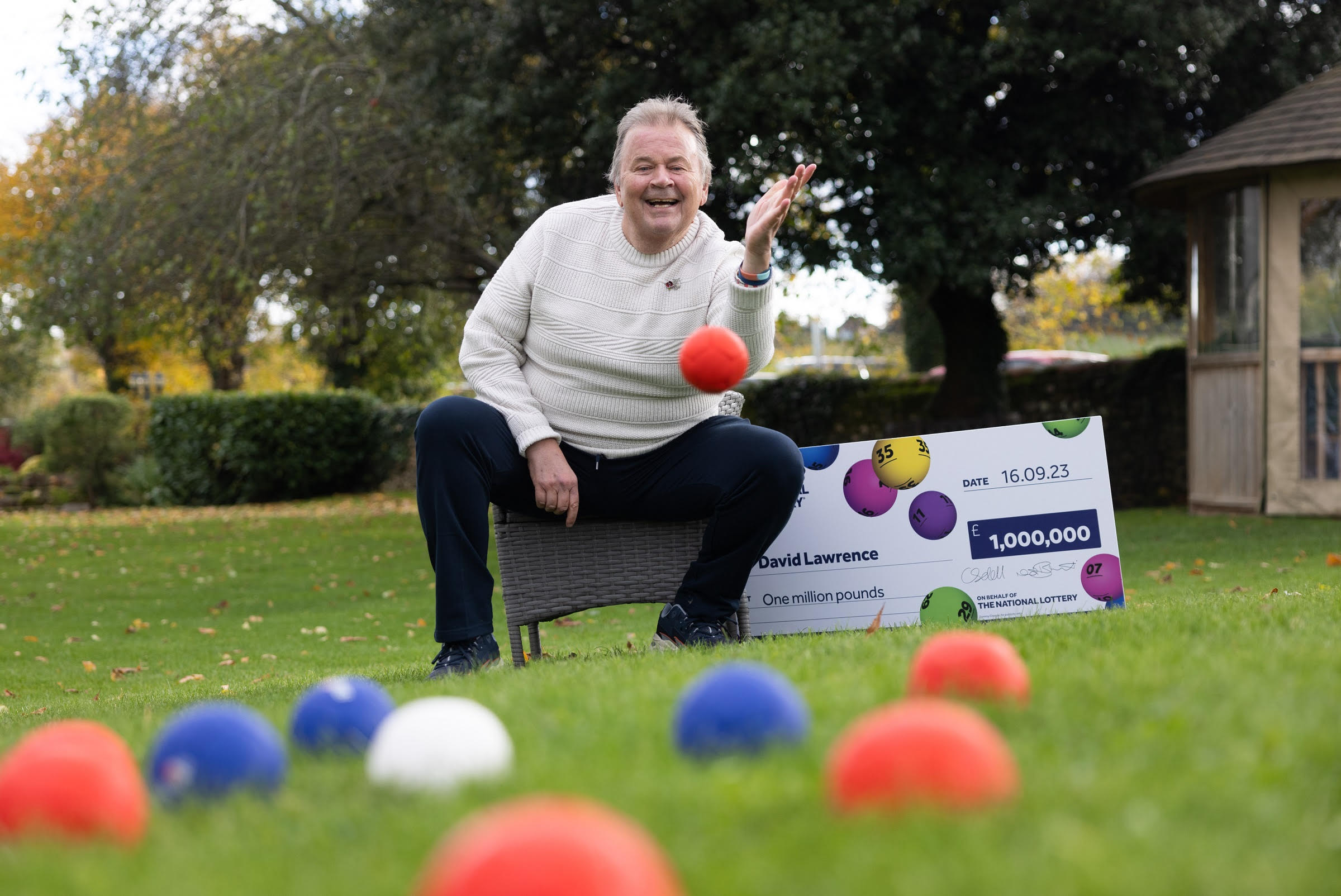 Der Mann aus Surrey hat zweimal im Lotto gewonnen