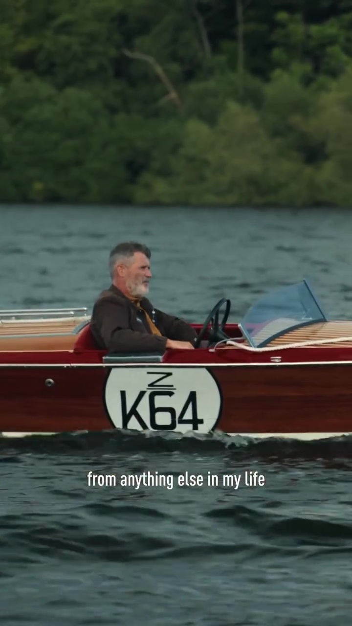 In dem Clip fuhr er mit einem Boot auf den Lake Windermere