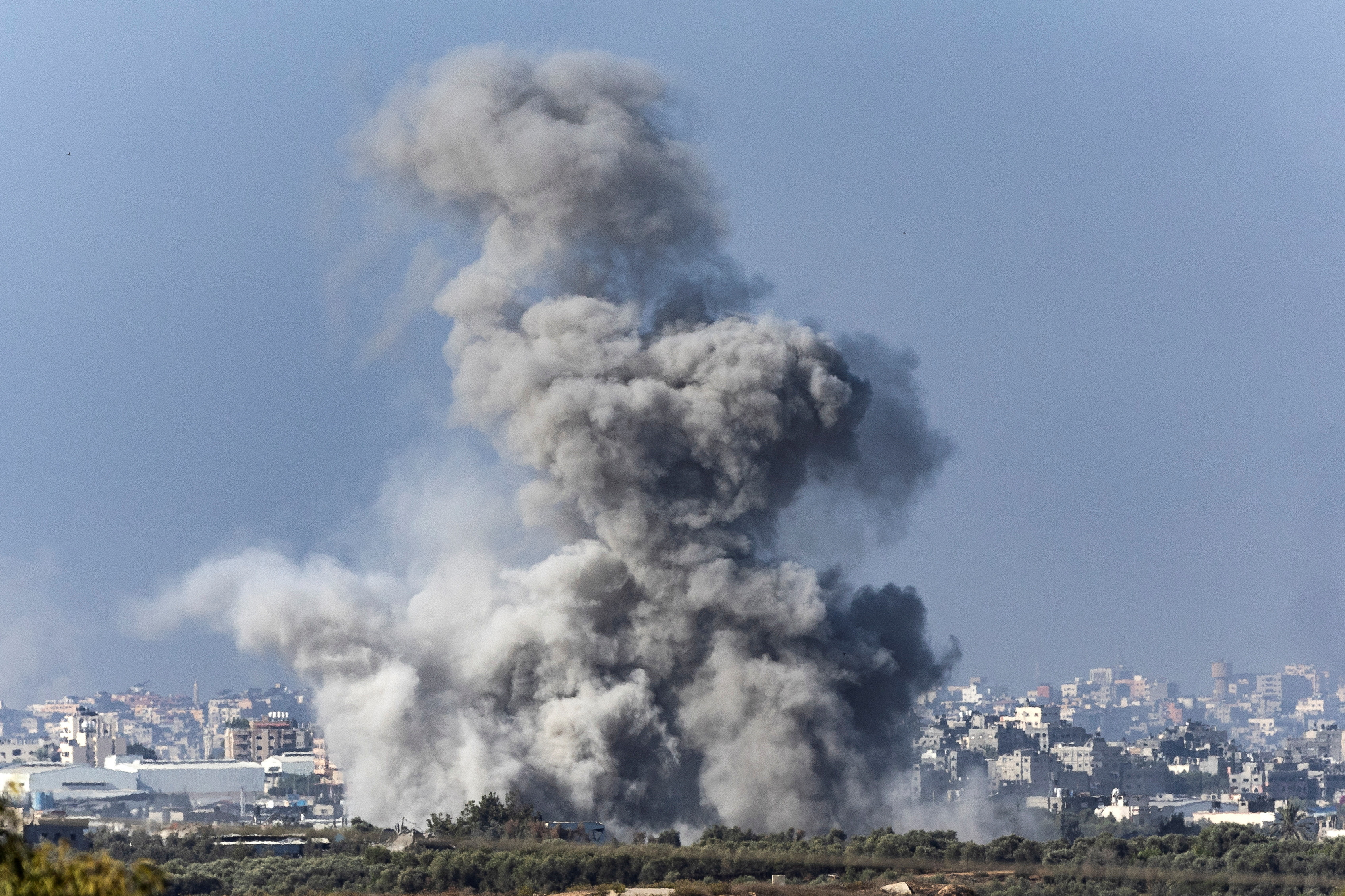 Nach einem israelischen Angriff auf Gaza kam es heute zu einer gewaltigen Explosion