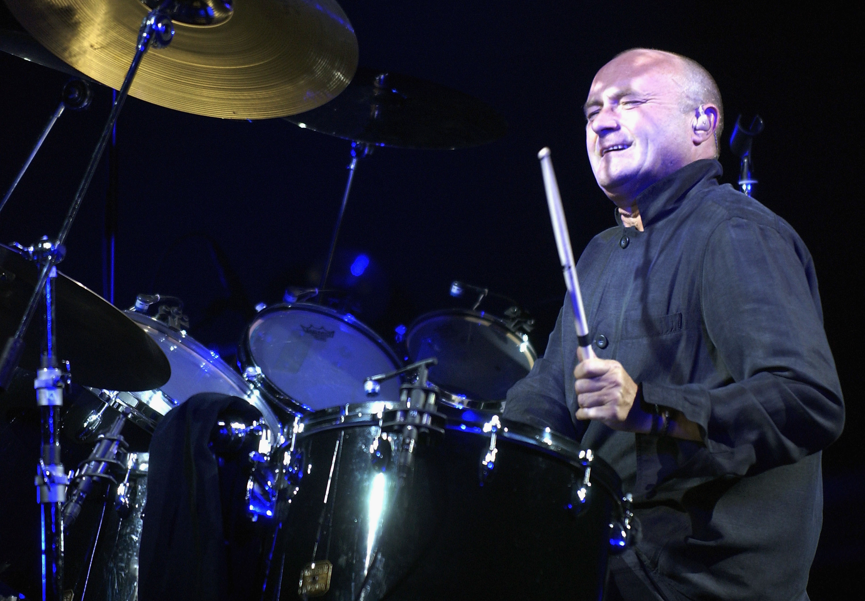 Schlagzeuger und Frontmann Phil Collins ist bekannt für seine Mitarbeit bei Genesis und seine eigene Solomusik
