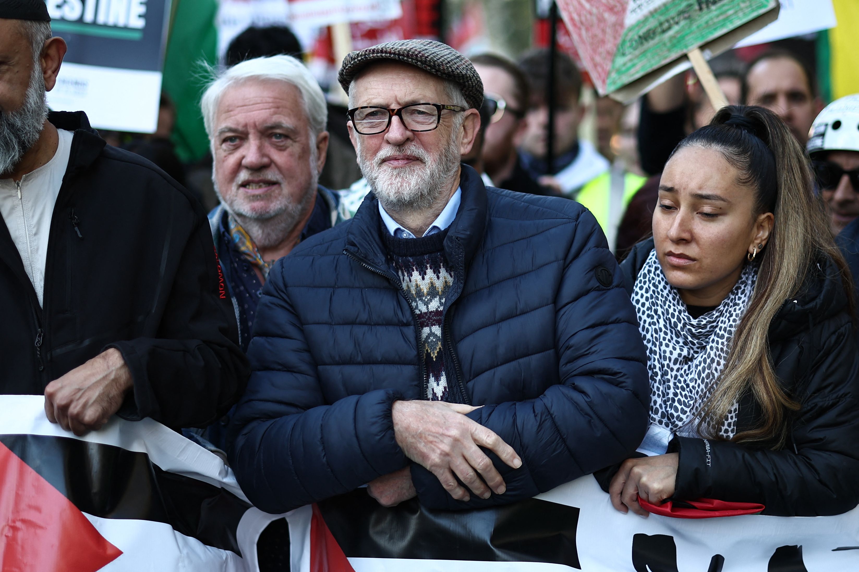 Jeremy Corbyn nahm am Tag des Waffenstillstands an pro-palästinensischen Märschen teil