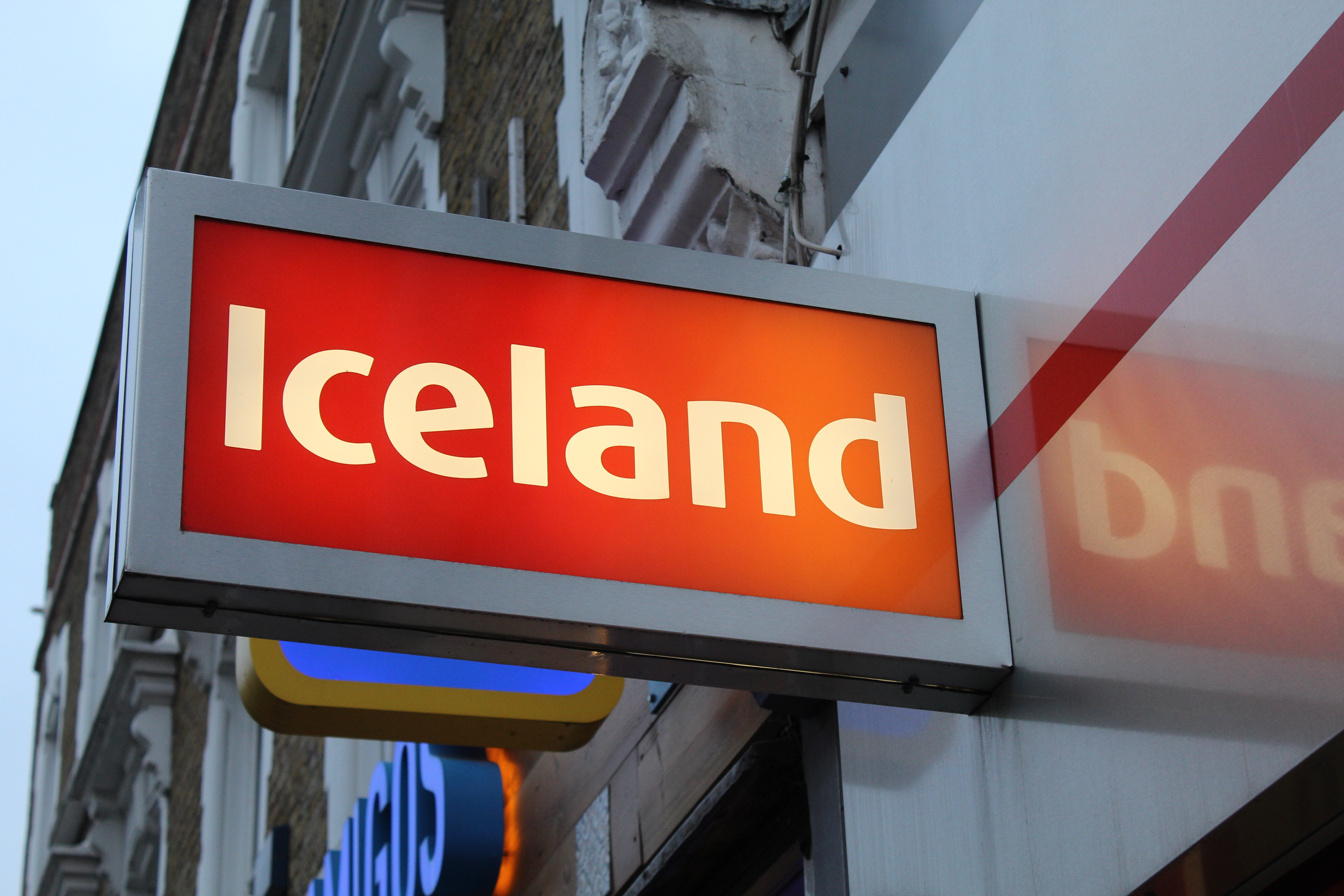 Familien haben die Möglichkeit, bis zu 300 £ zu ergattern, die sie in Island ausgeben können