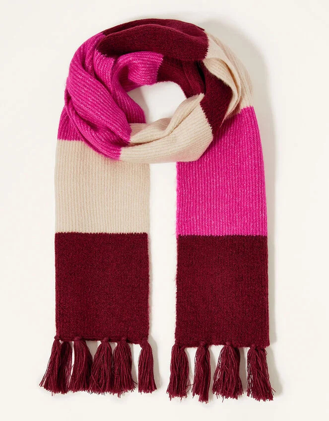 Bringen Sie mit diesem kuscheligen Schal etwas Farbe in Ihre Winterlooks
