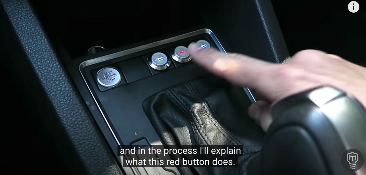 Der YouTuber warnte davor, dass der rote Knopf nur in „extremen Situationen“ verwendet werden dürfe.