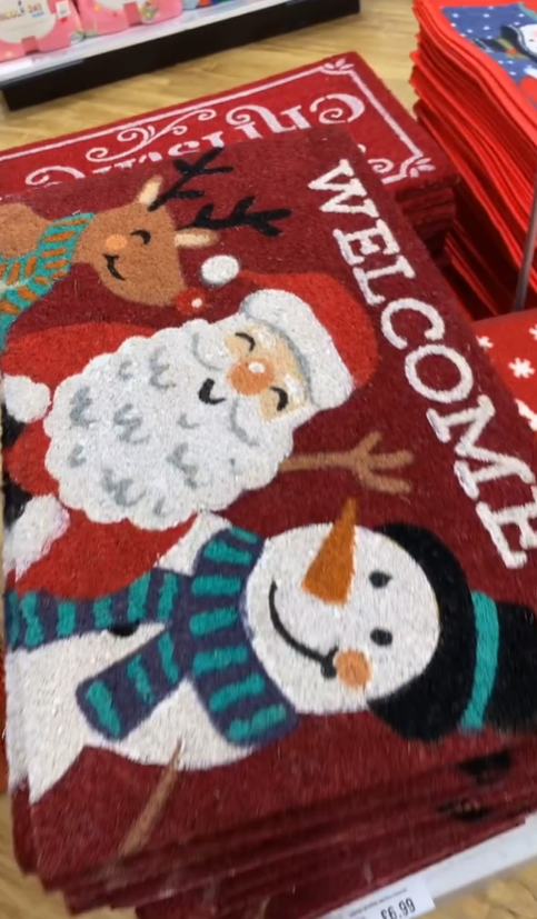 Sie haben auch eine Weihnachts-Fußmatte für 6 £ gekauft