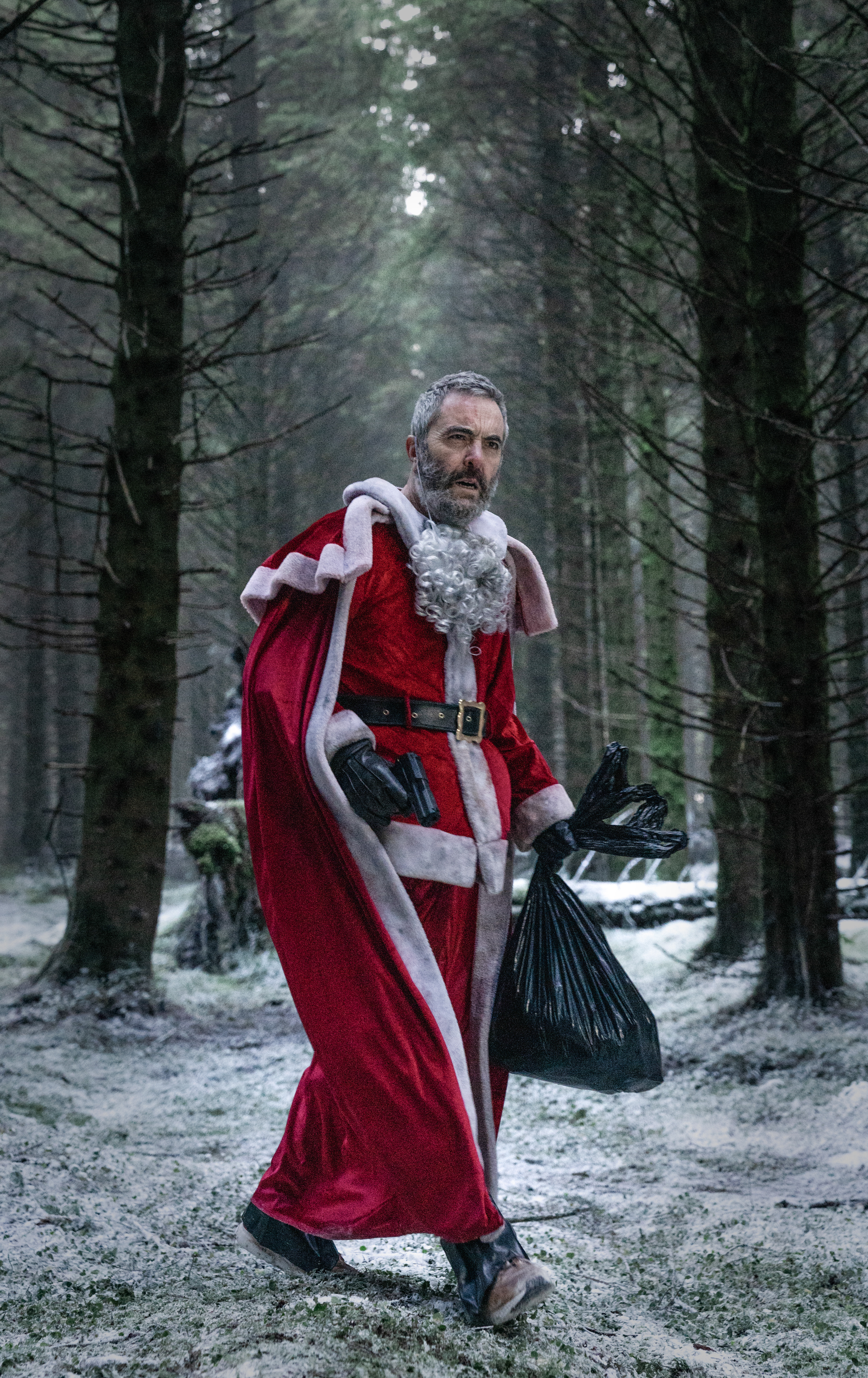 James Nesbitt spielt einen Bösewicht, der in „The Heist Before Christmas“ ein Weihnachtsmannkostüm für einen Raubüberfall verwendet hat