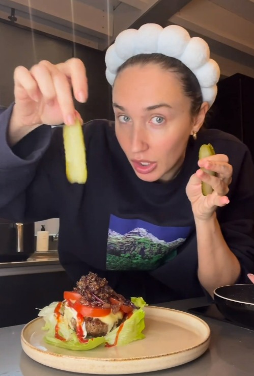 Der 31-jährige Reality-Star postet regelmäßig ihr Essen auf Instagram, während sie ihre Follower mit in ihre Küche nimmt