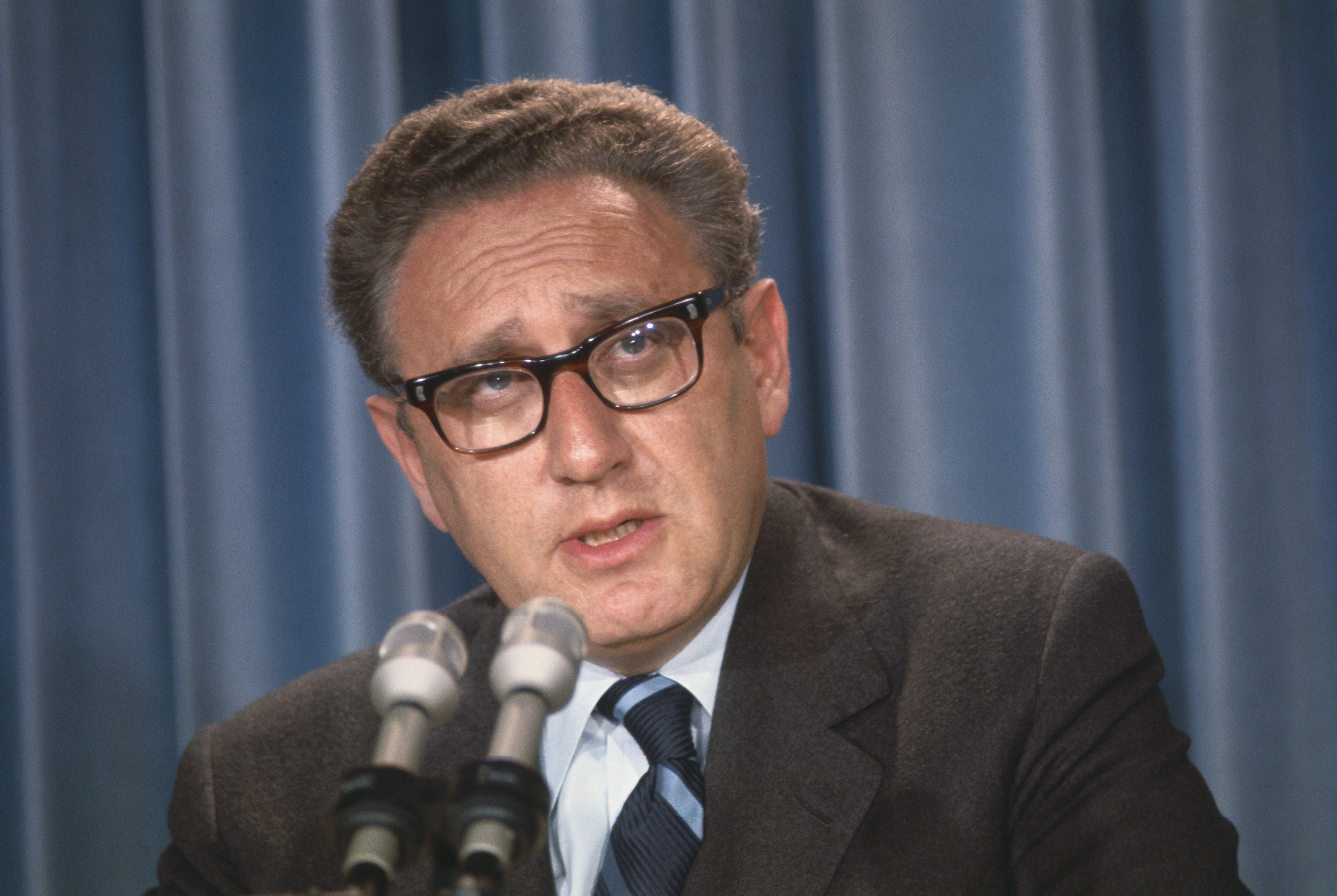 Kissinger dominierte die Außenpolitik, während er unter zwei US-Präsidenten als Außenminister fungierte