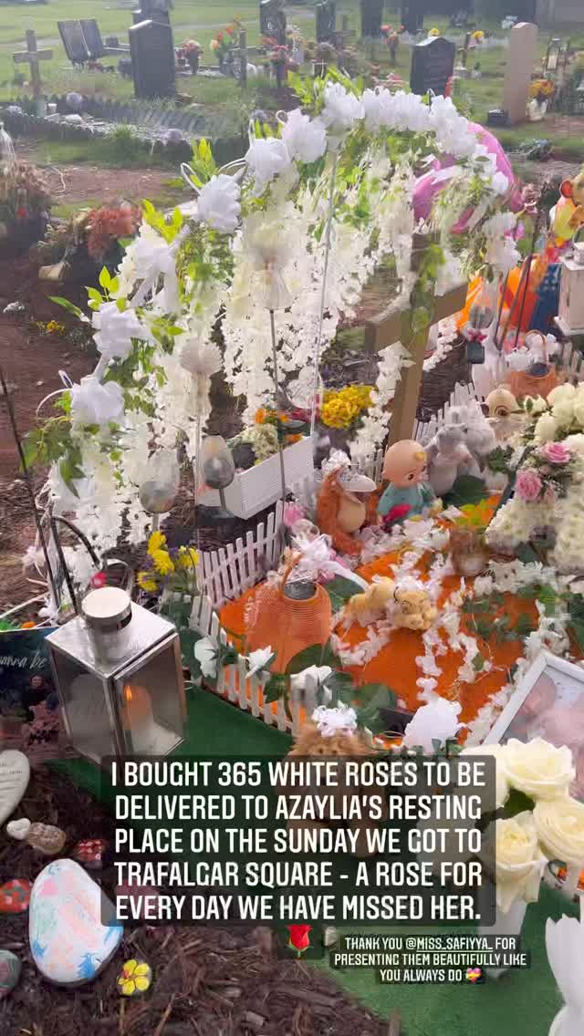 Der Reality-Star verrät außerdem, dass er ein Jahr nach ihrem Tod 365 weiße Rosen gekauft hat, um sie auf Azaylias Grab zu legen