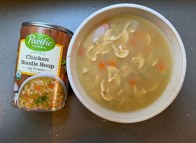 Pacific Foods Bio-Hühnernudelsuppe