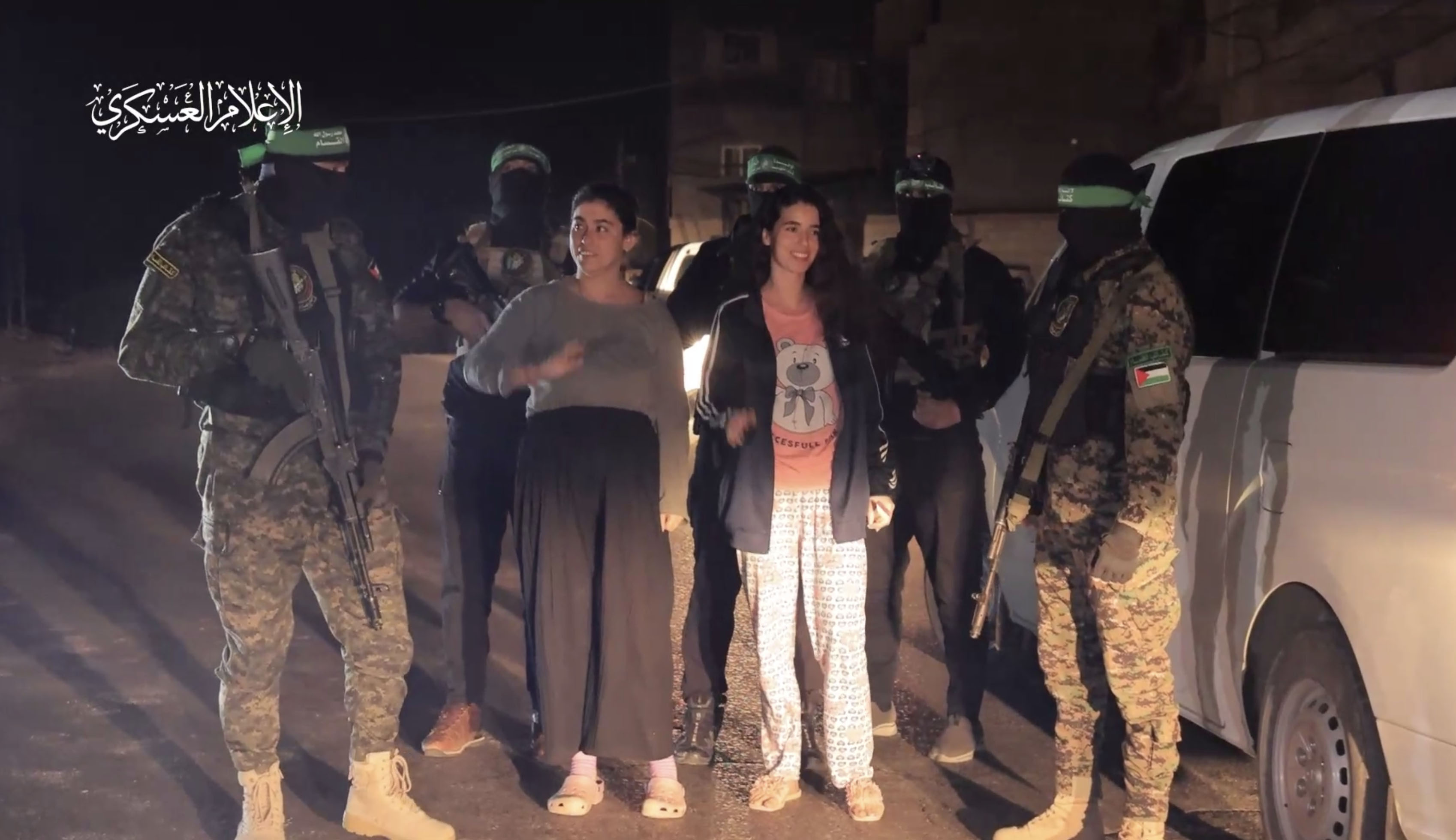 Während ihrer Freilassung wurden israelische Geiseln gesehen, die der Hamas zulächelten und zuwinkten