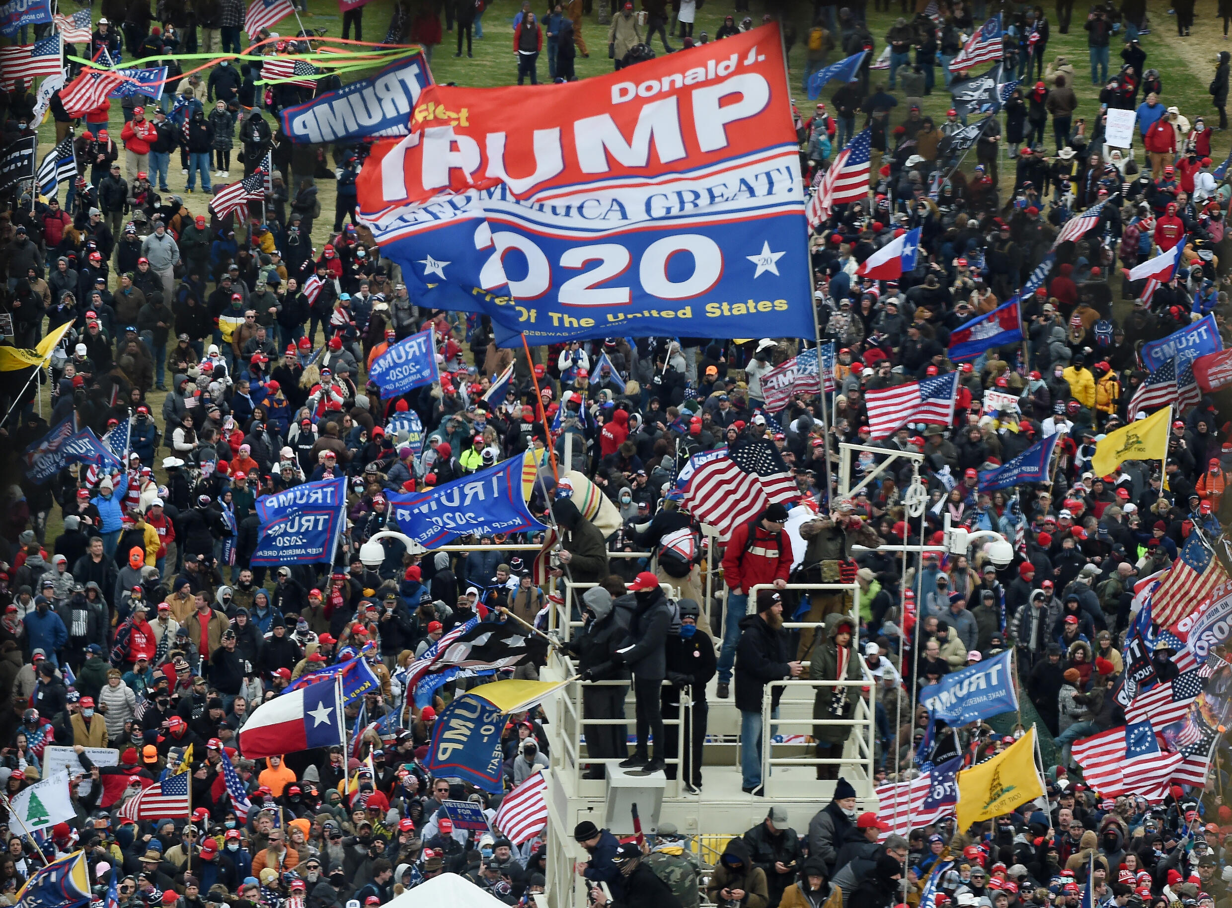 Trump-Anhänger stürmten das US-Kapitol, nachdem er die Wahl 2020 verloren hatte