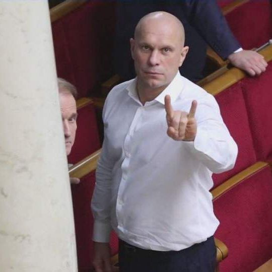 Kyva war Abgeordneter der ukrainischen Oppositionspartei „Plattform für das Leben“.