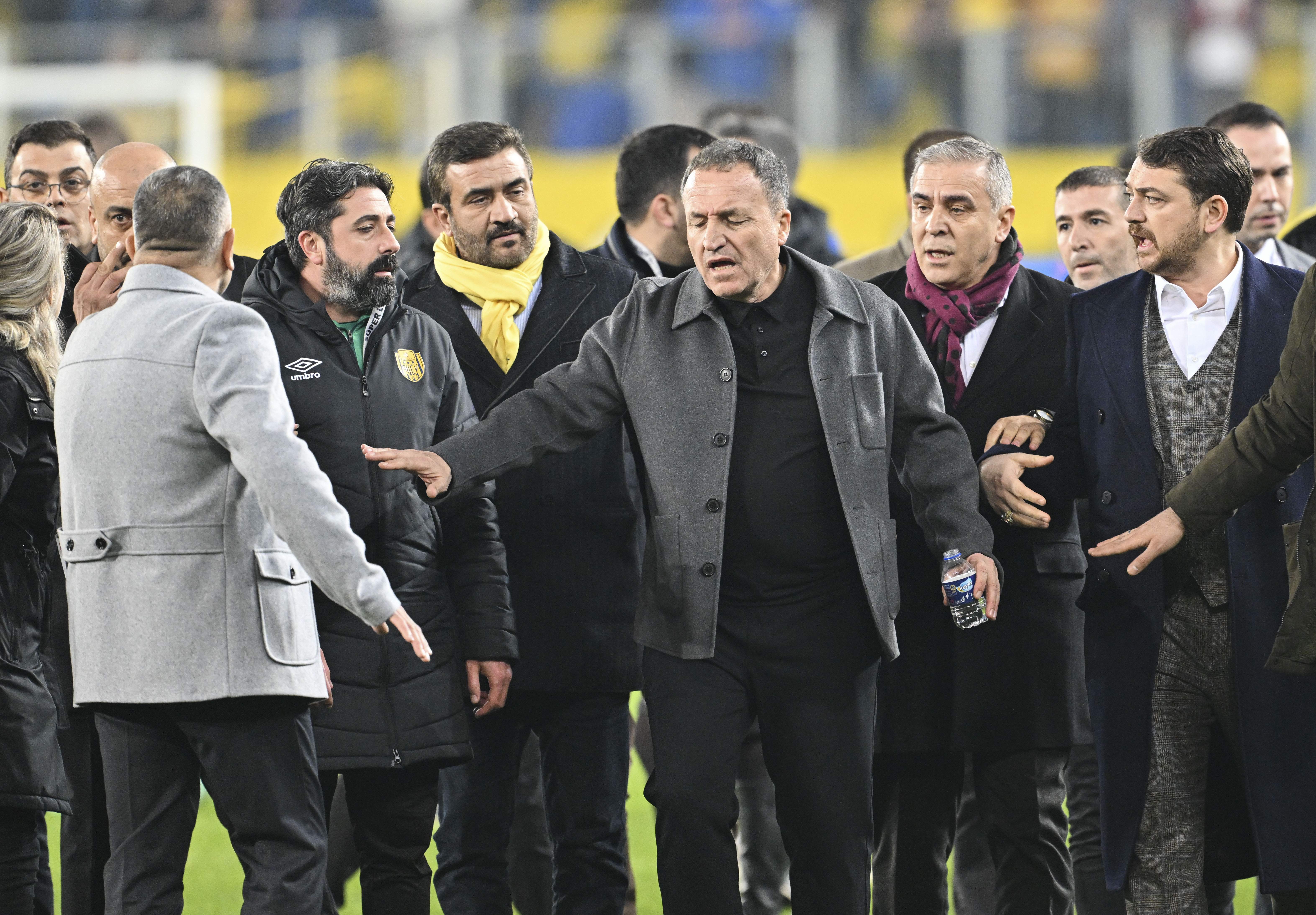 Präsident der türkischen Mannschaft MKE Ankaragücü, am Ende des Montagsspiels