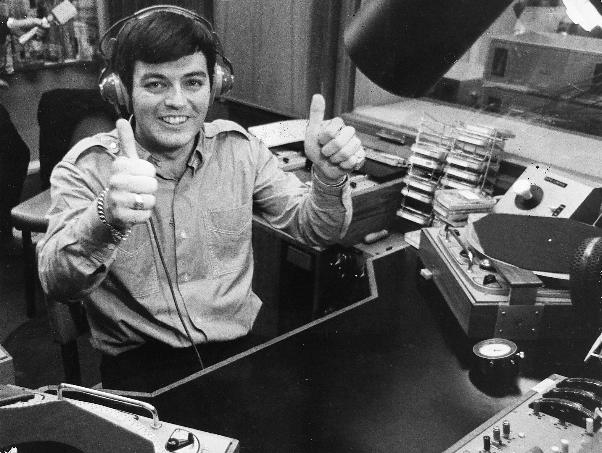 In den sechziger Jahren wurde er beim BBC Radio London berühmt