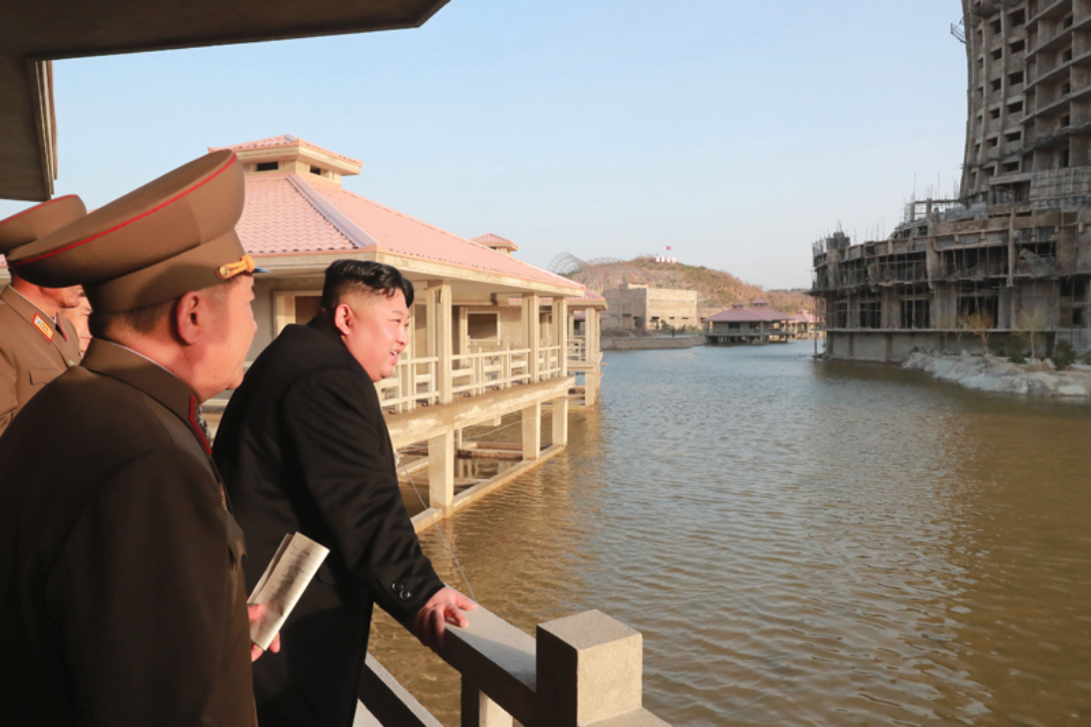 Kim Jong-un inspiziert Bauarbeiten im April 2019