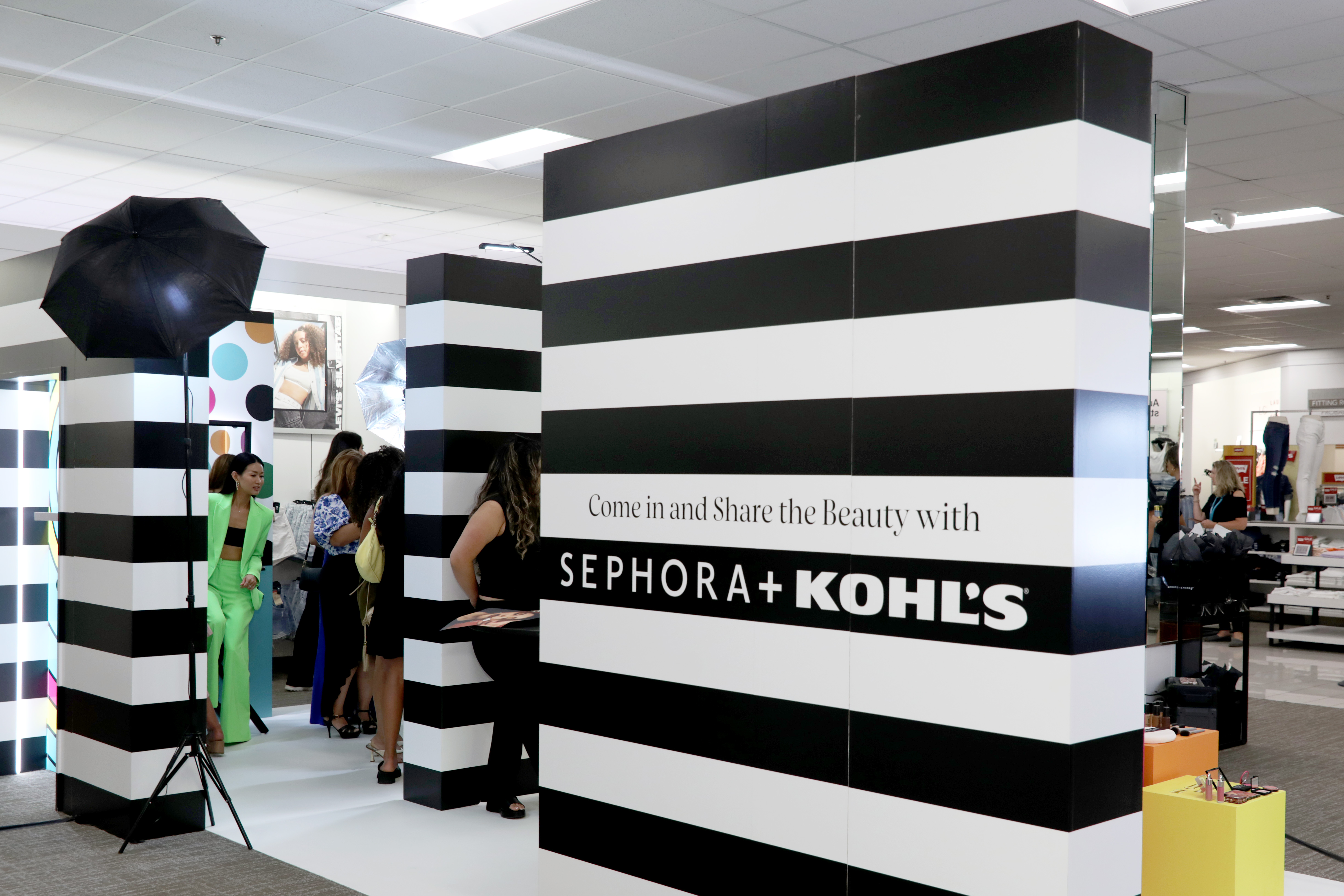 Sephora ist ein globaler Modehändler mit 2.600 Filialen