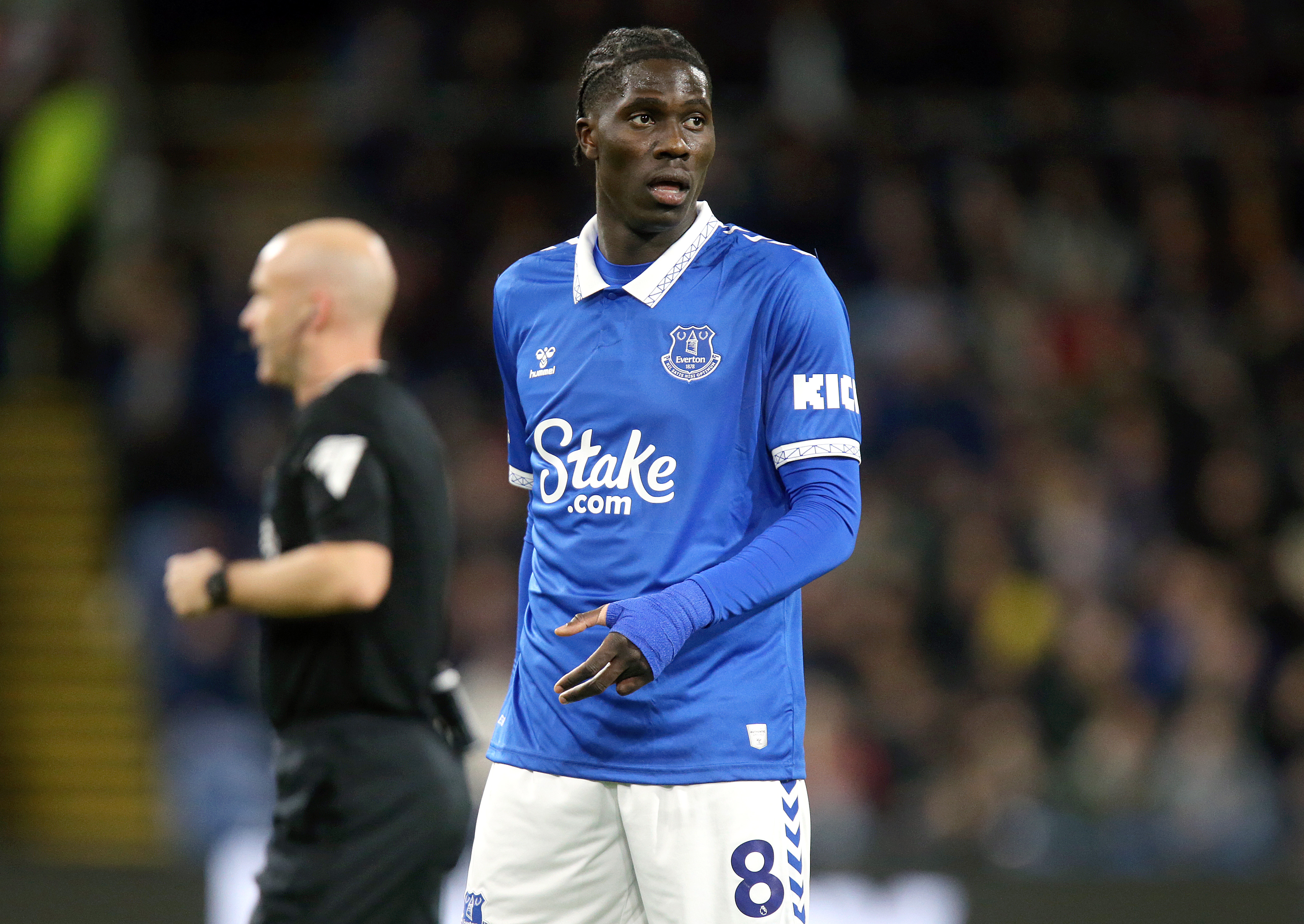 Everton-Mittelfeldspieler Amadou Onana ist der vierte Mittelfeldspieler, den die Gunners im Auge behalten