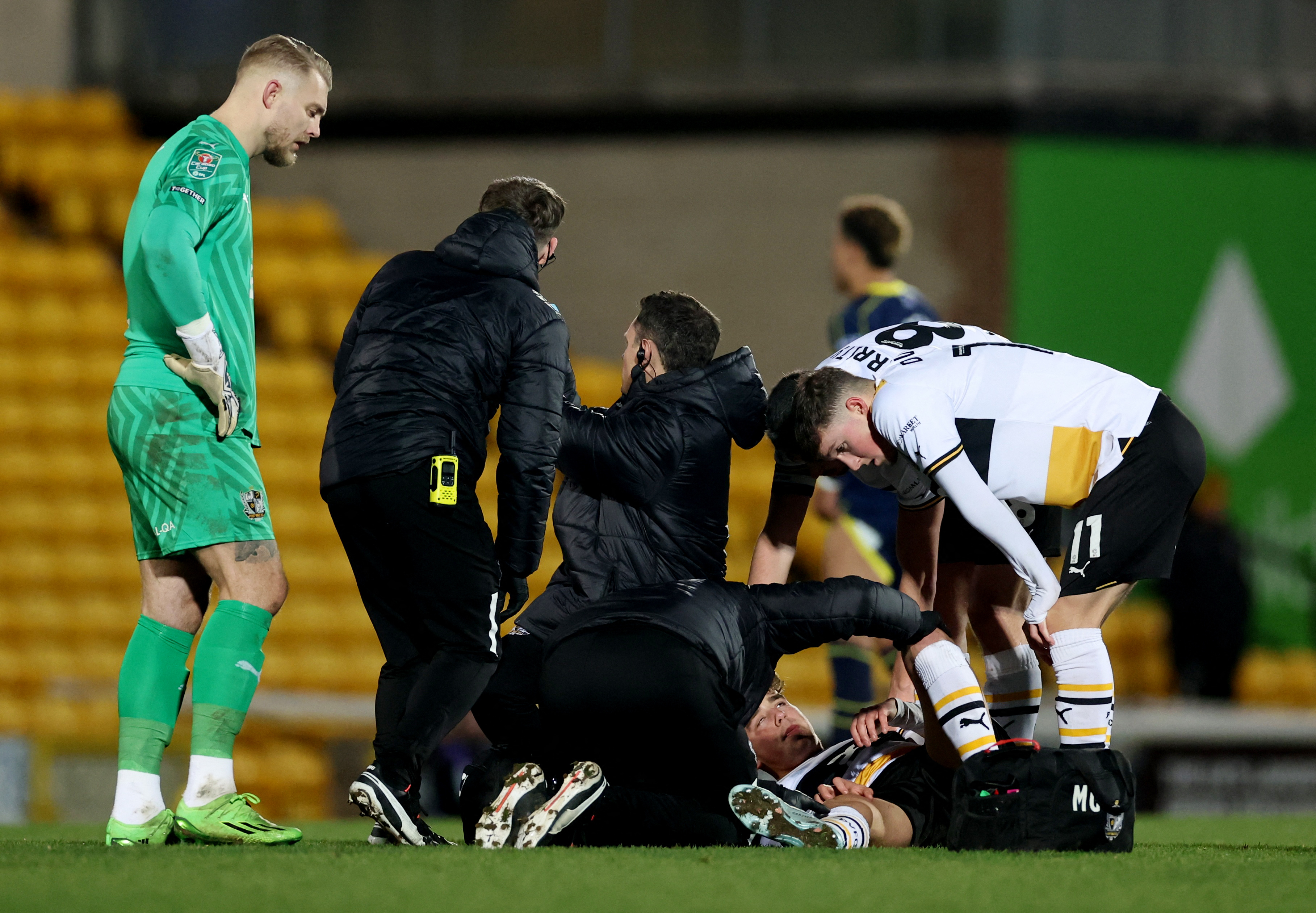 Der Leihspieler von Sheffield United erlitt eine schwere Schnittwunde am Knie