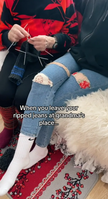 Die Oma ist zu einer Internet-Sensation geworden, da die Leute meinen, der Look sei „eine Art Vibe“