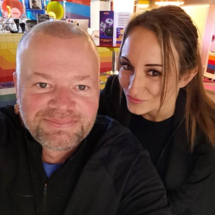 Barney lernte Julia Anfang 2019 bei einem Turnier kennen