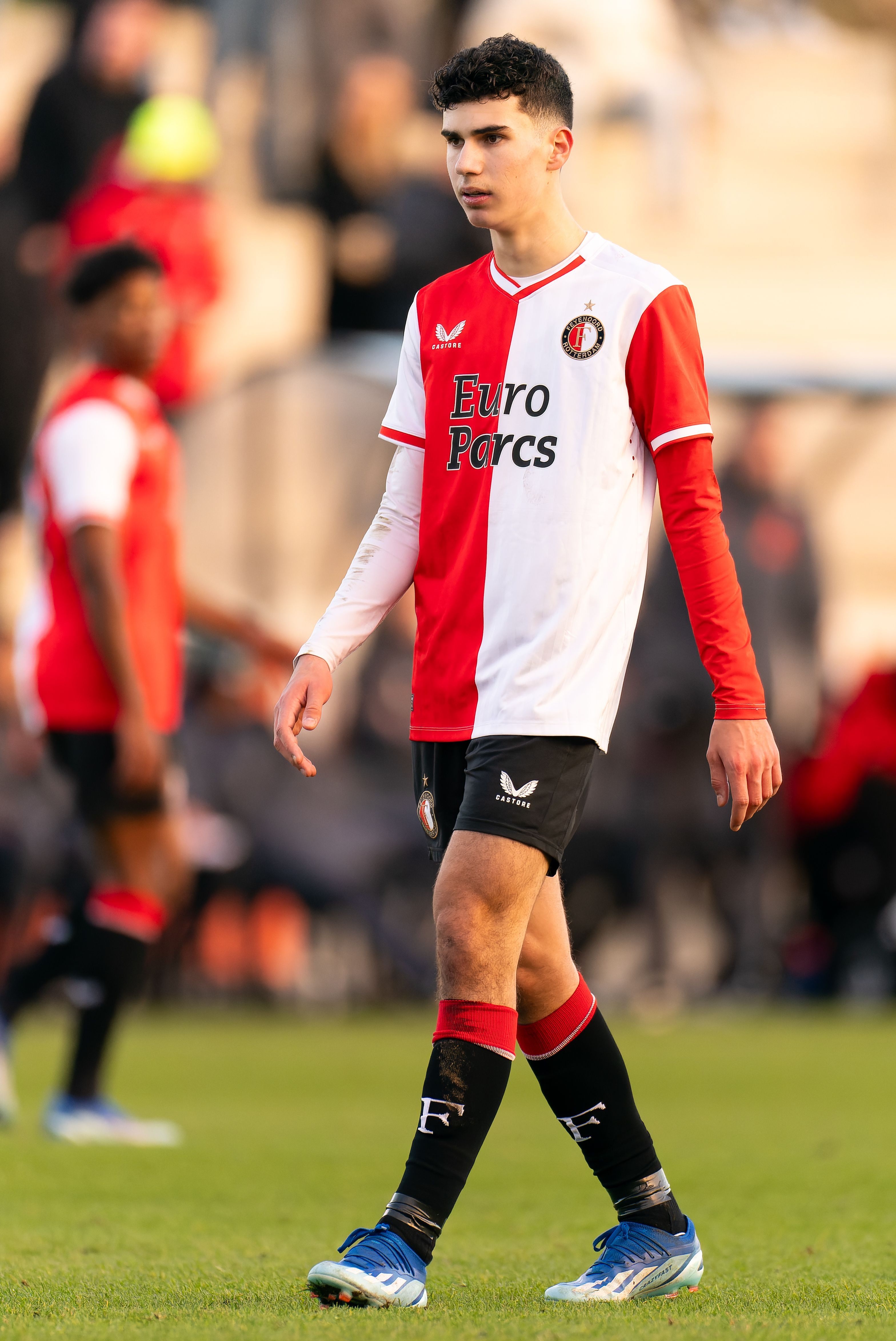 Shaqueel van Persie ist im Akademieteam von Feyenoord und wird von seinem Vater trainiert