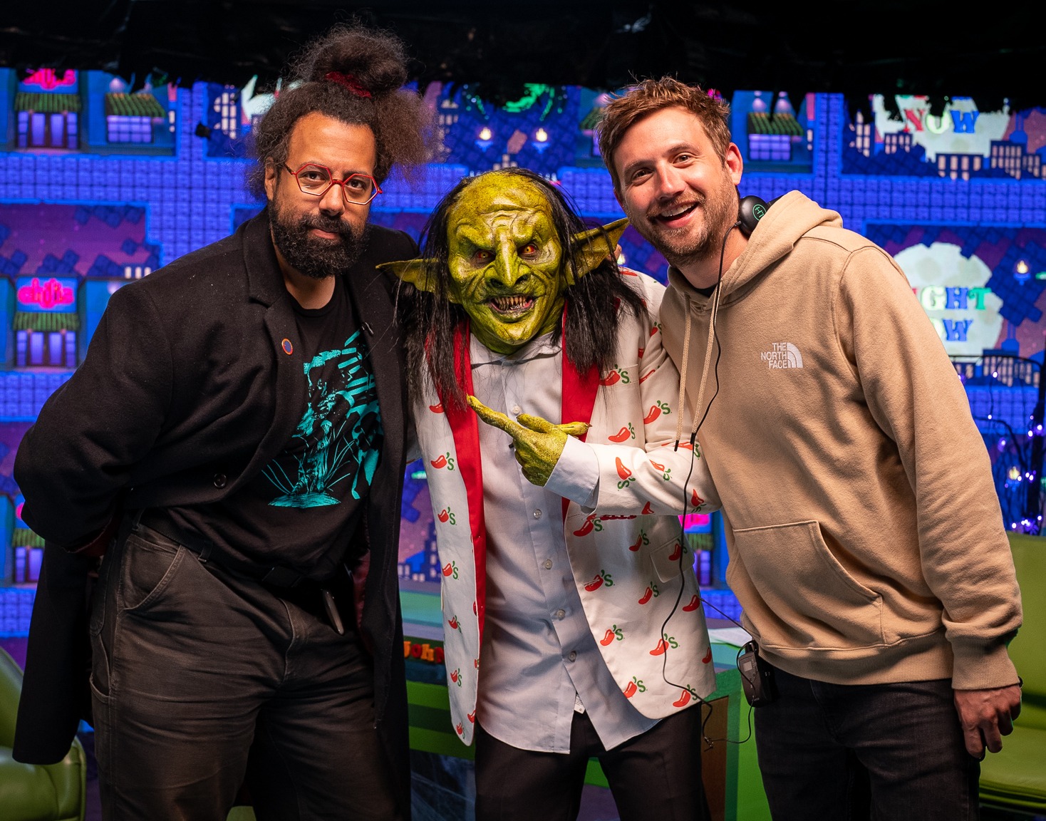 Komiker und Schauspieler Reggie Watts mit John und Brandon