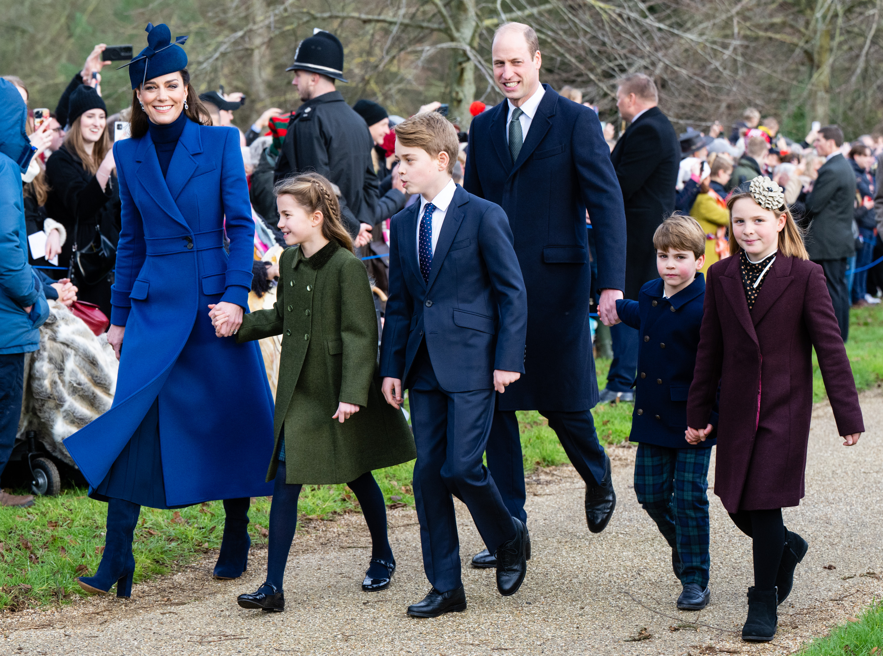 Prinz William, Prinzessin Kate und ihre Kinder auf dem Weg zur Kirche