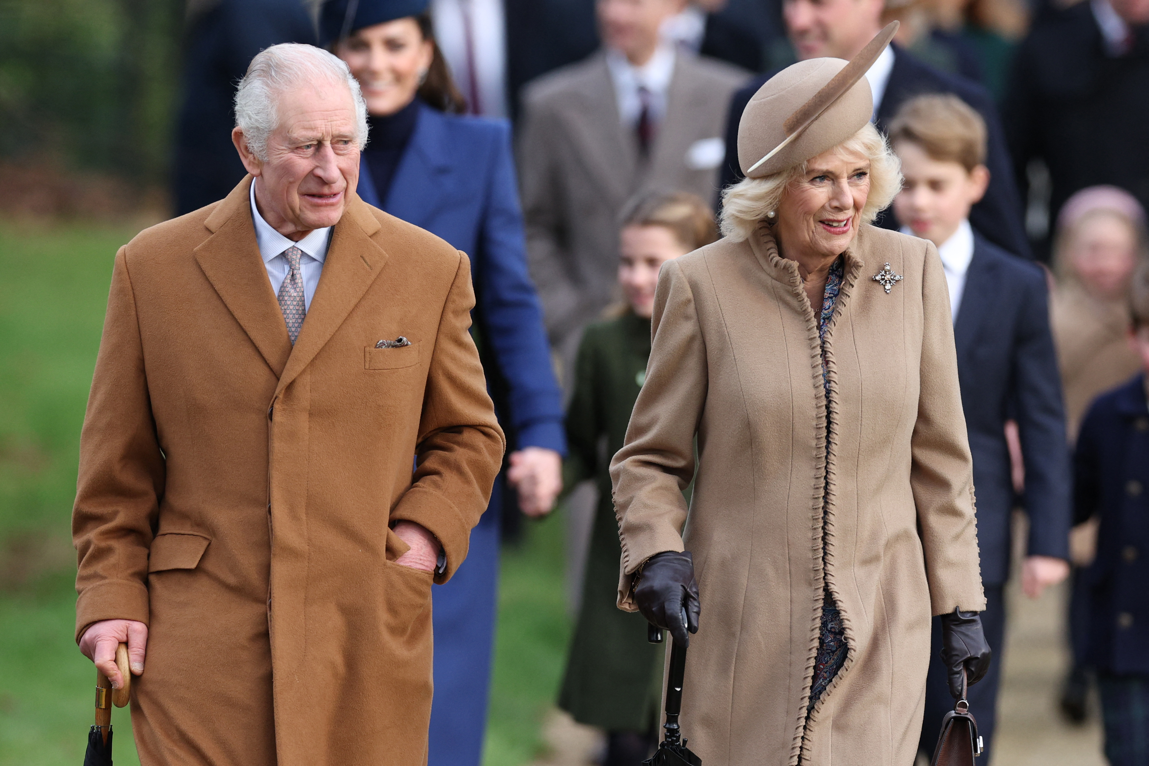 Royal-Fans spekulierten darüber, ob König Charles den Schal seiner Familie geschenkt hatte