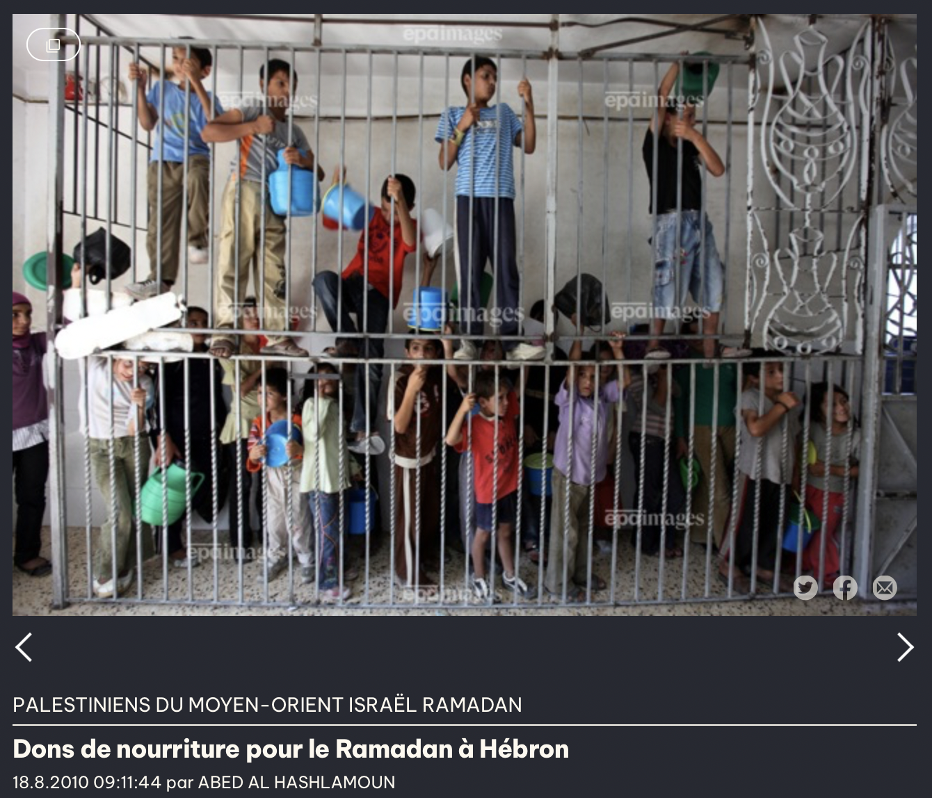 Dies ist ein Screenshot des Originalfotos, das am 18. August 2010 von der europäischen Pressefotoagentur EPA veröffentlicht wurde. Es wurde in einer Suppenküche in Hebron im Westjordanland aufgenommen.