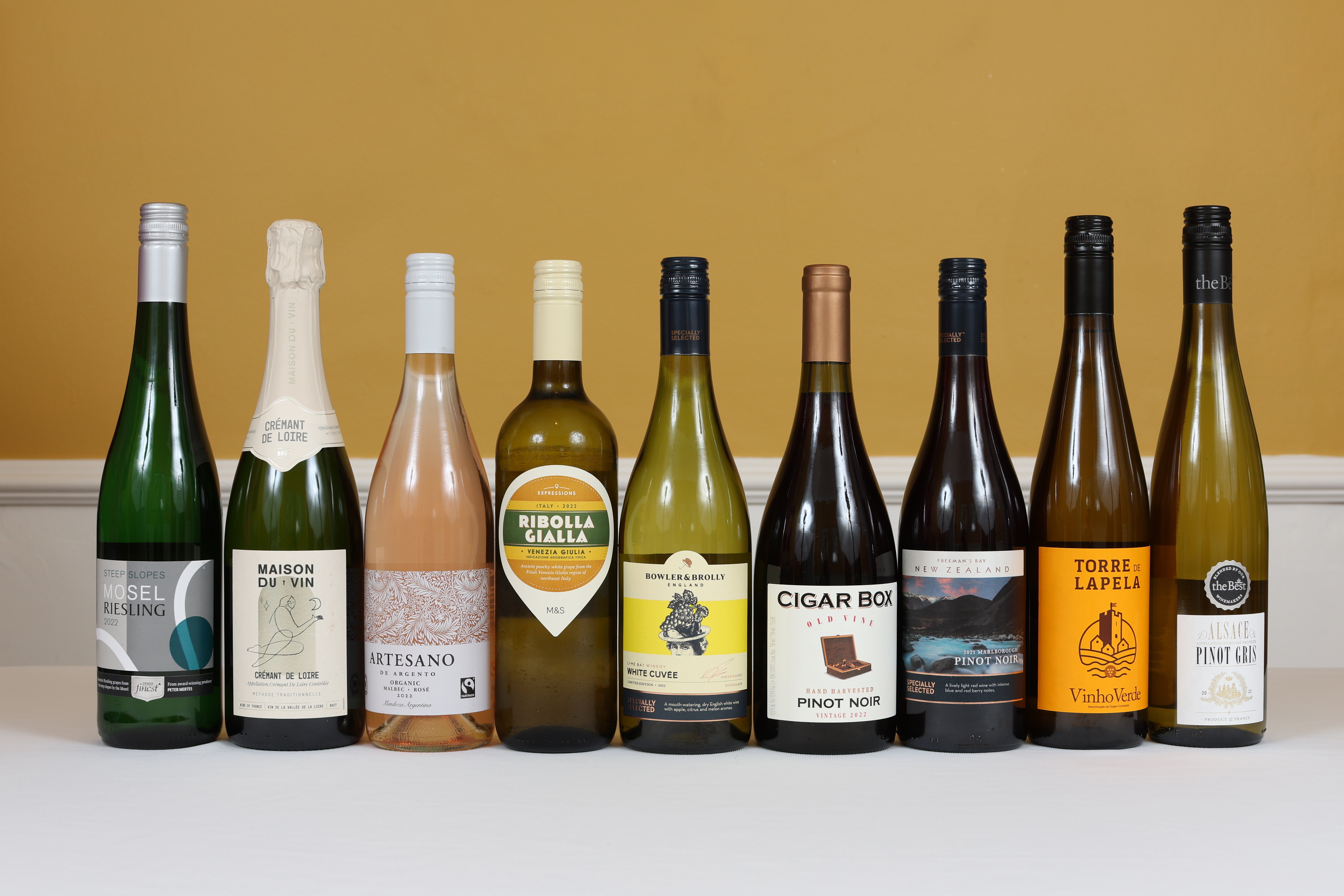Weinliebhaber Alex stellte diese neun Supermarktkäufe auf die Probe, deren Preis zwischen 5,50 und 12 £ pro Flasche liegt