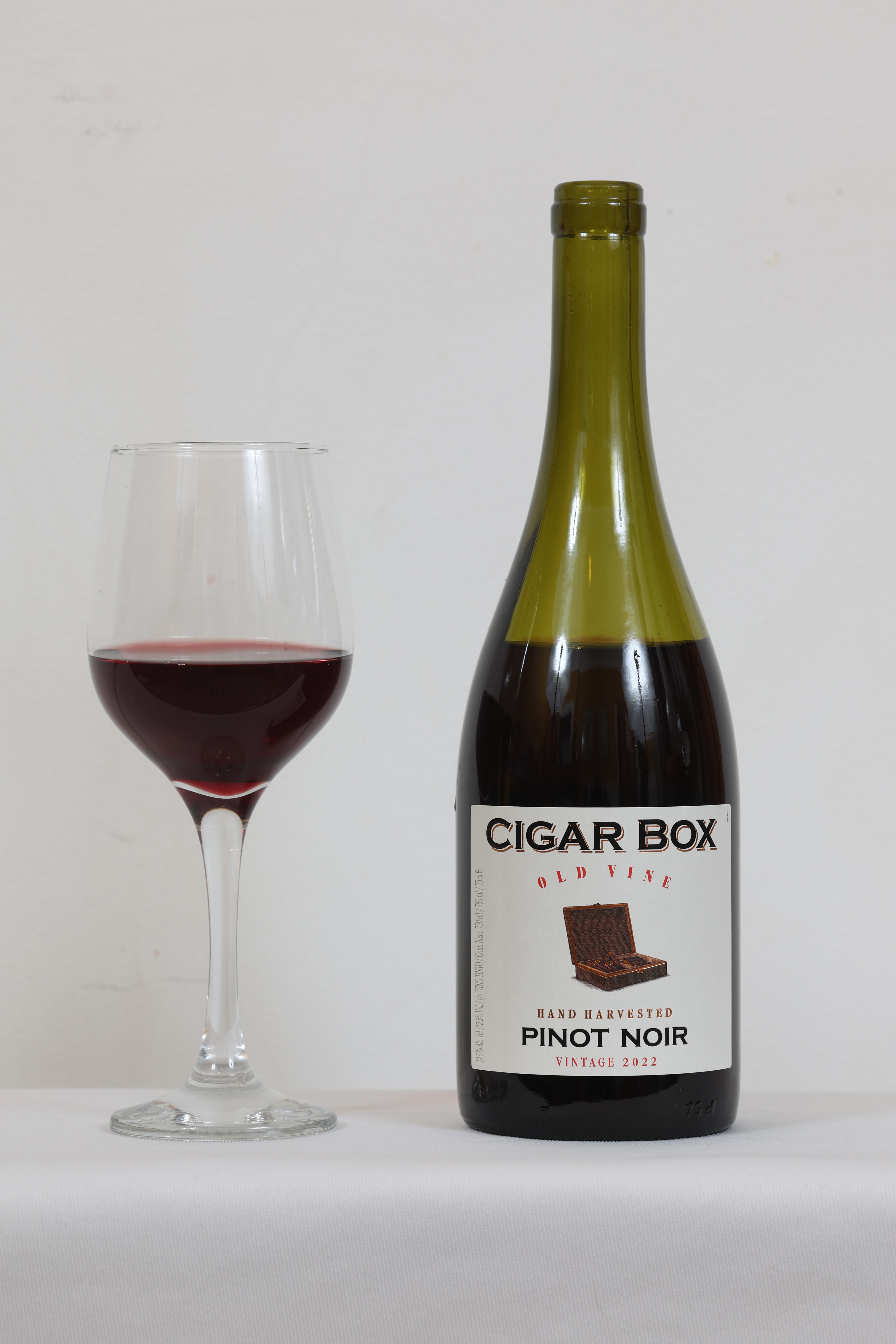 Zigarrenschachtel Old Vine Pinot Noir, £7,99, Lidl