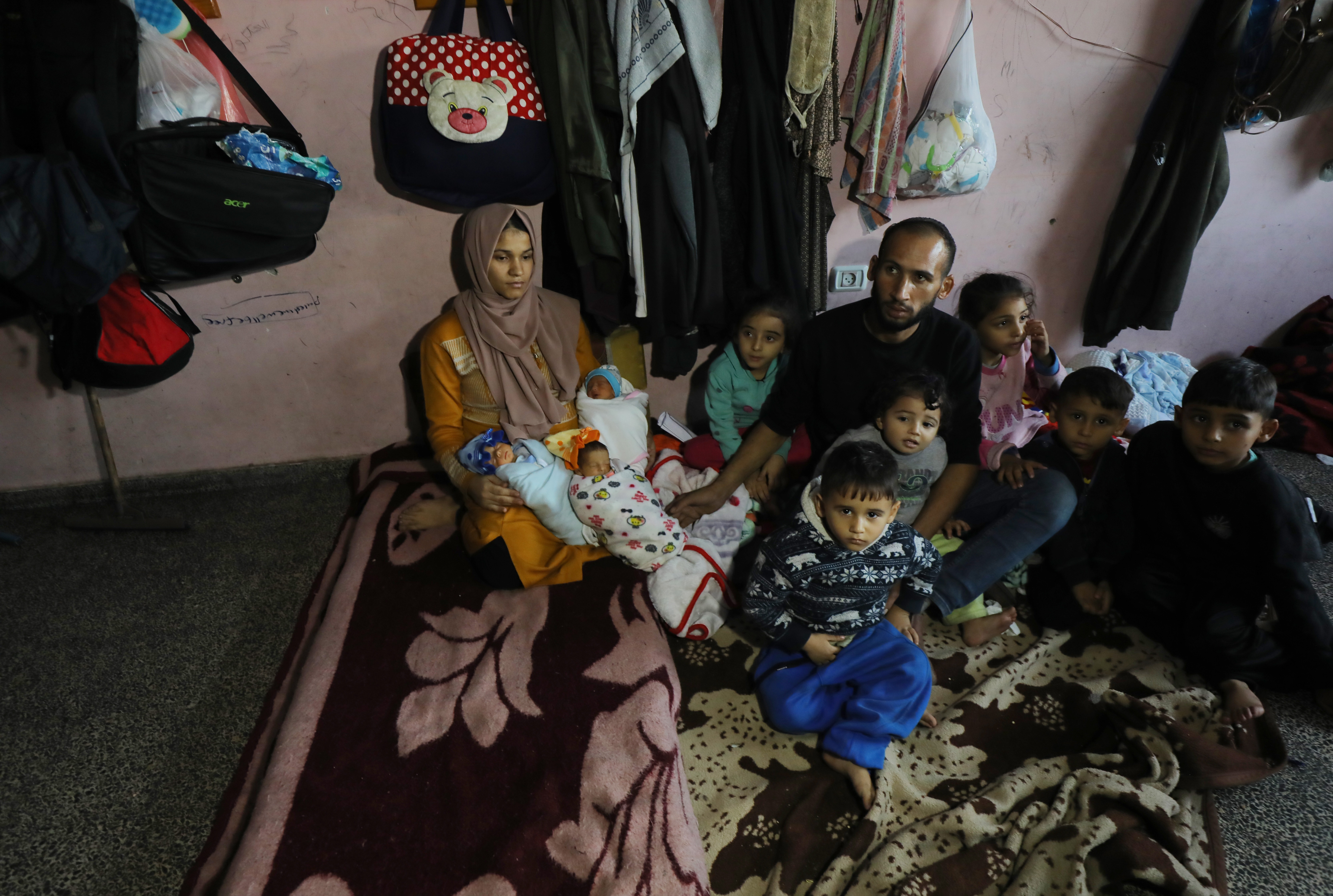 Die Familie suchte in einer Schule in der Stadt Deir Al-Balah Zuflucht