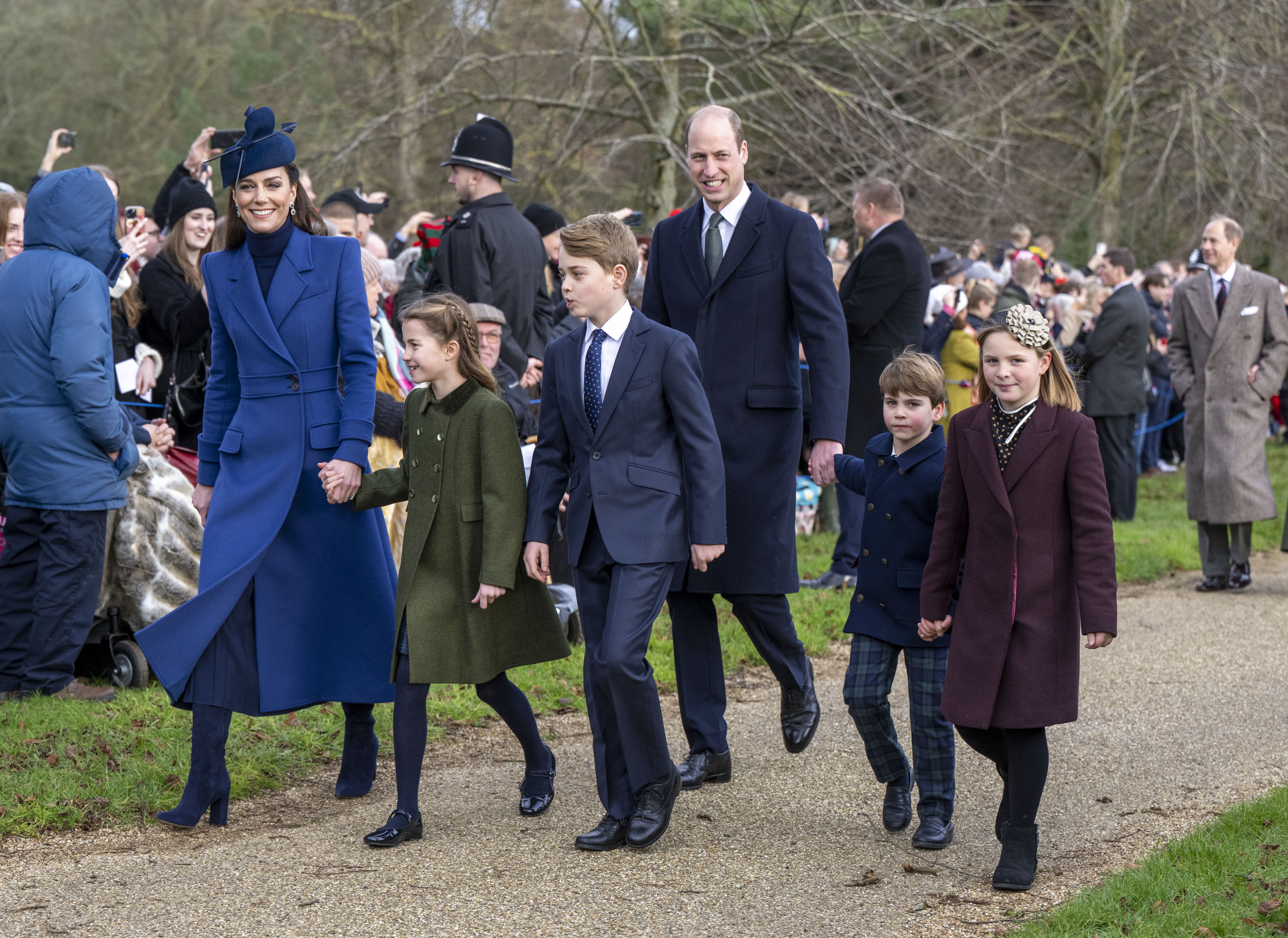 Prinz William, Prinzessin Kate, Prinz George, Prinz Louis und Prinzessin Charlotte nehmen am Weihnachtsgottesdienst in der St. Mary Magdalene Church in Sandringham teil