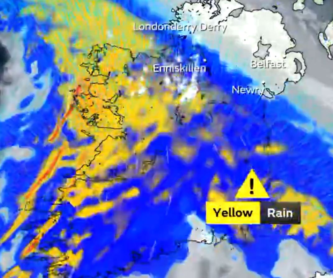 Es wird erwartet, dass sich heute Morgen ein großes Band heftigen Regens über Nordirland und Schottland zieht