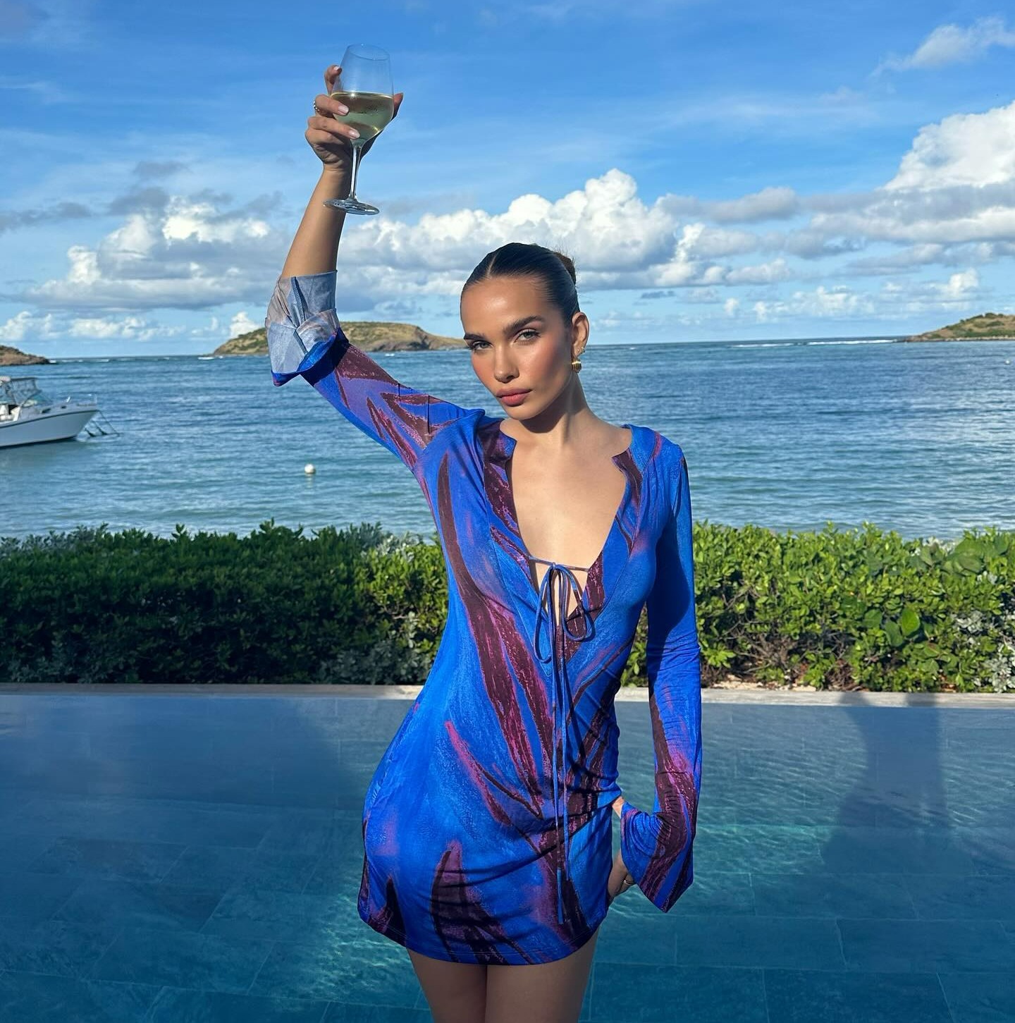 Hana Cross hat während ihres Urlaubs auf der Karibikinsel St. Barts einen kryptischen Kommentar gepostet