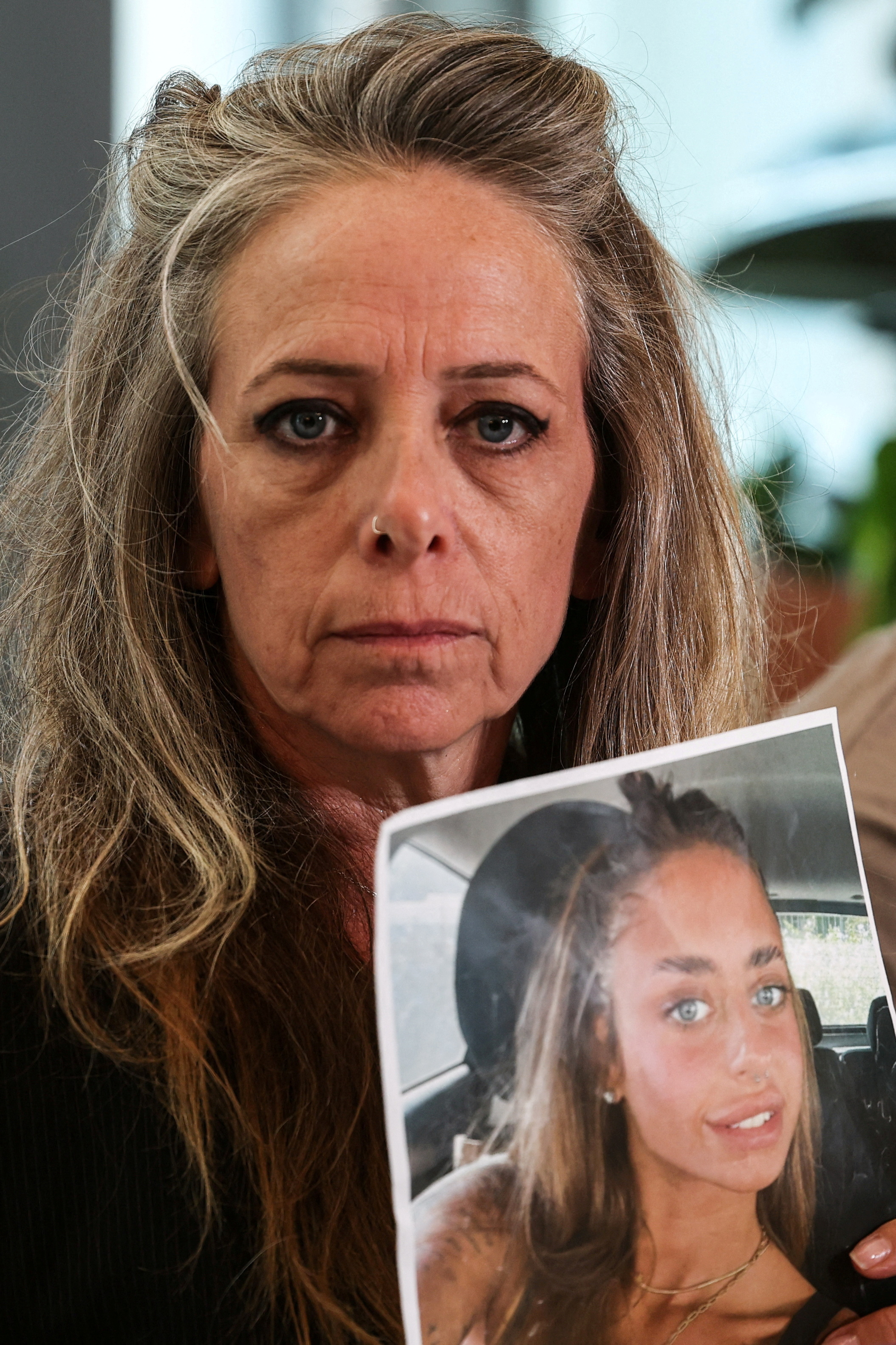 Mias Mutter, Karen Schem, die während ihrer 54-tägigen Gefangenschaft um die Freilassung ihrer Tochter bettelte
