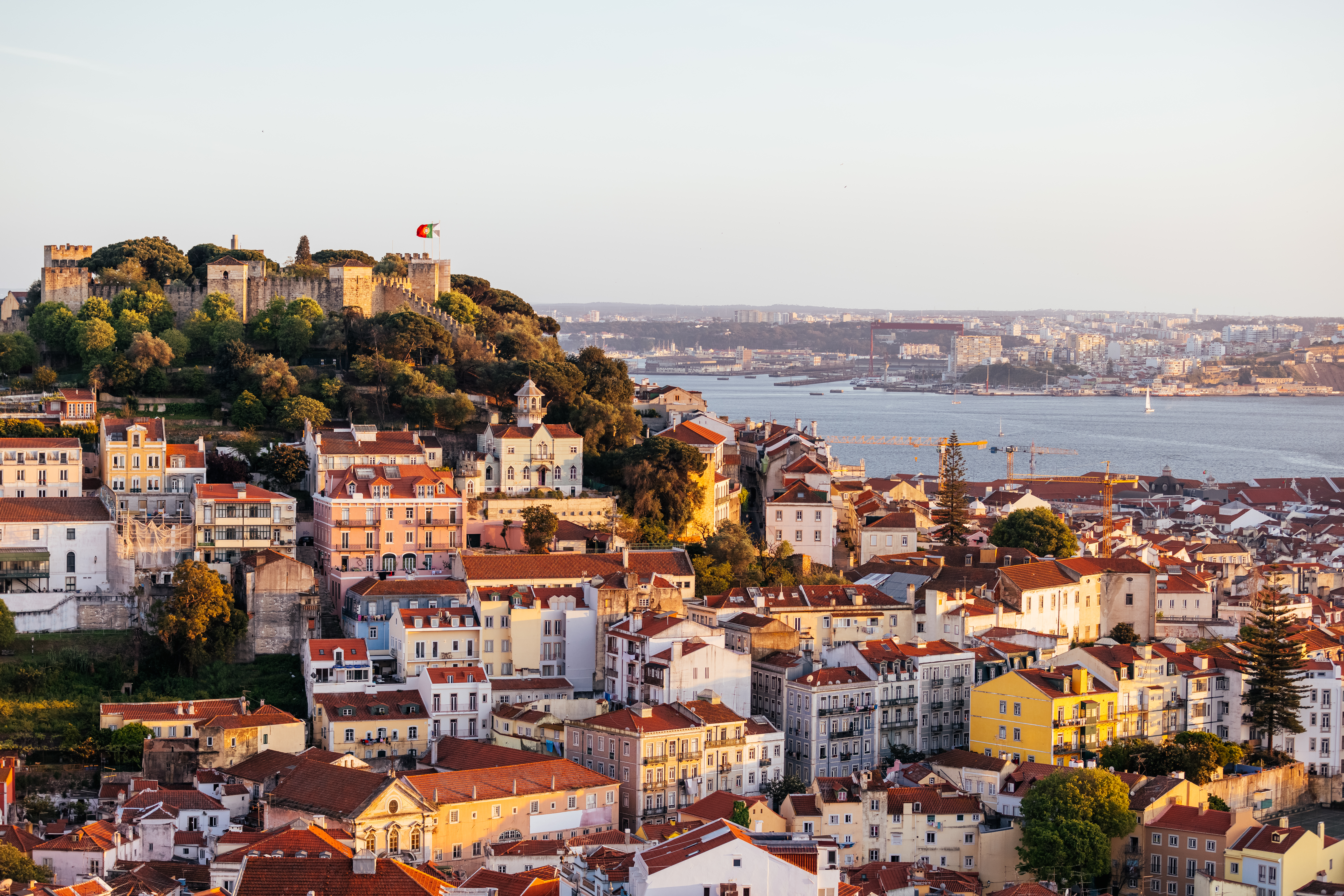 Die Landessprache in Lissabon ist Portugiesisch, in der gesamten Stadt wird jedoch wahrscheinlich Englisch gesprochen
